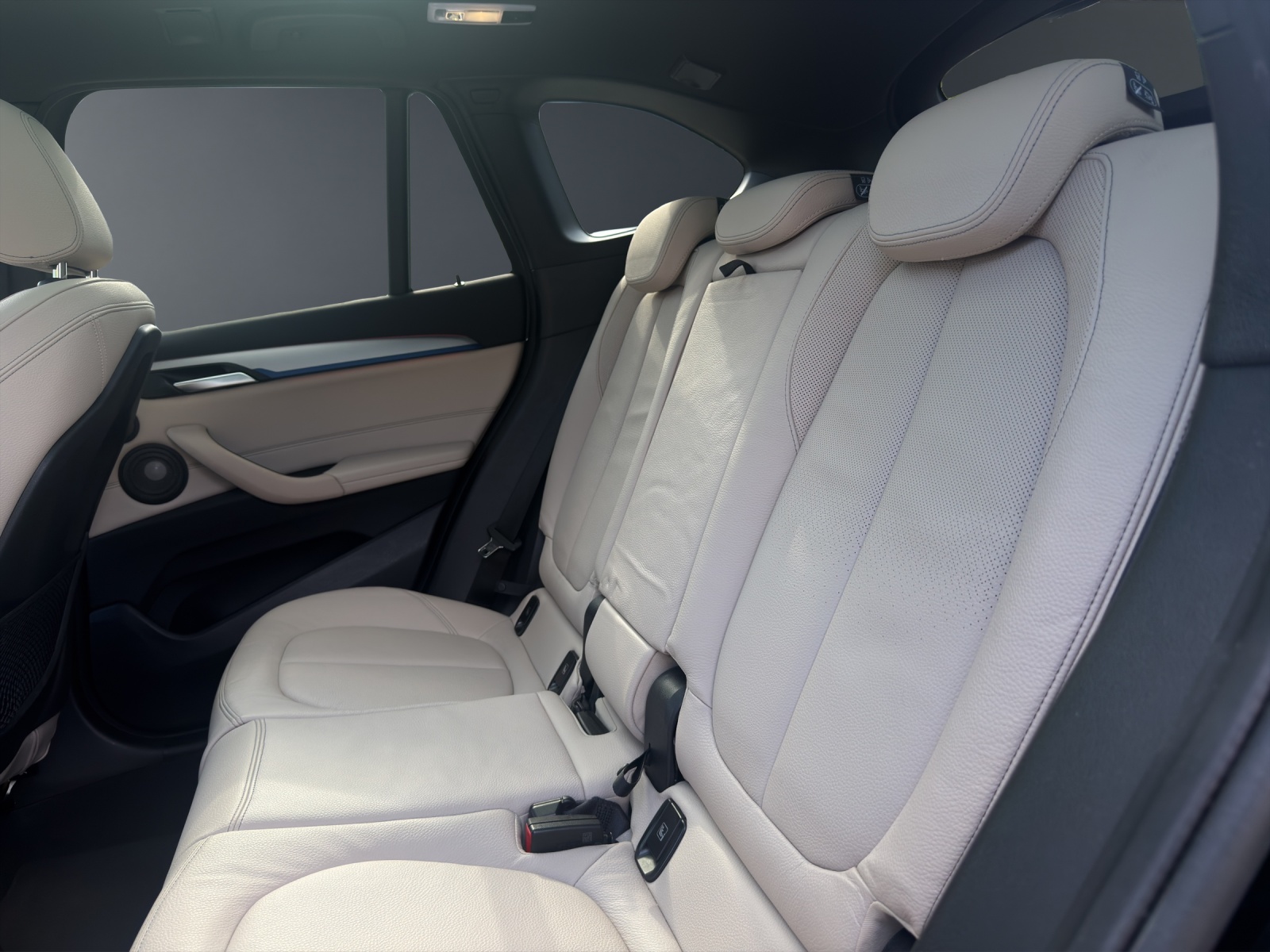 BMW X1 25i xDrive SAG-image-11