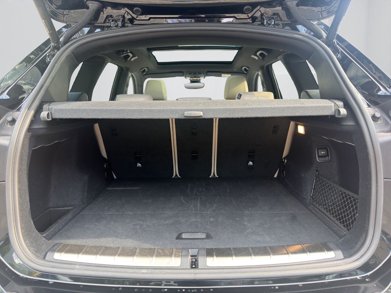 BMW X1 25i xDrive SAG-image-12
