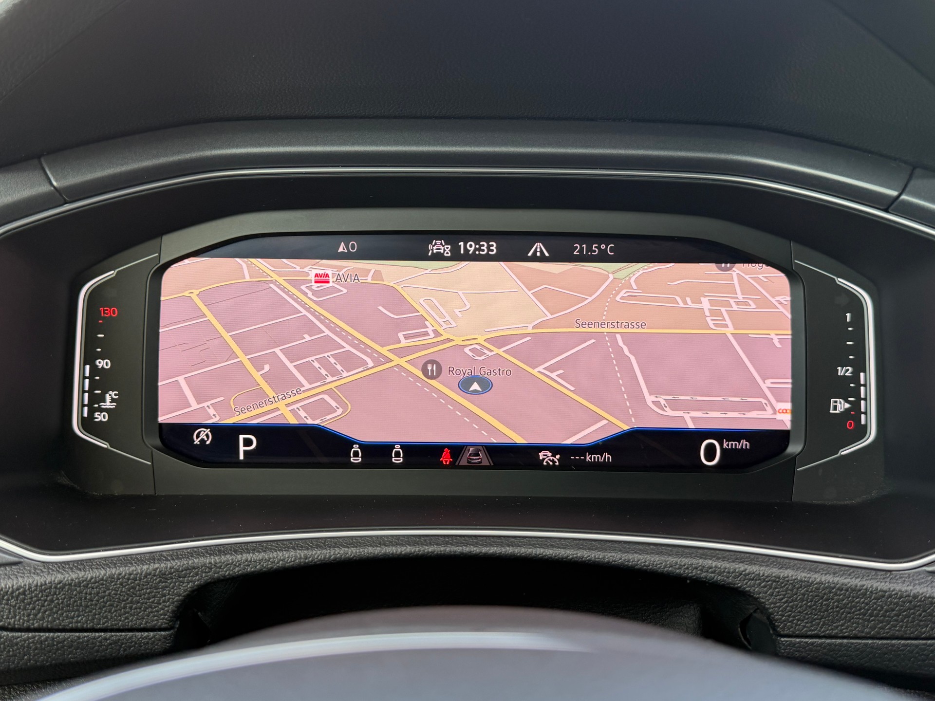 VW T-Roc Cabriolet 1.5 TSI EVO Advance DSG-image-17