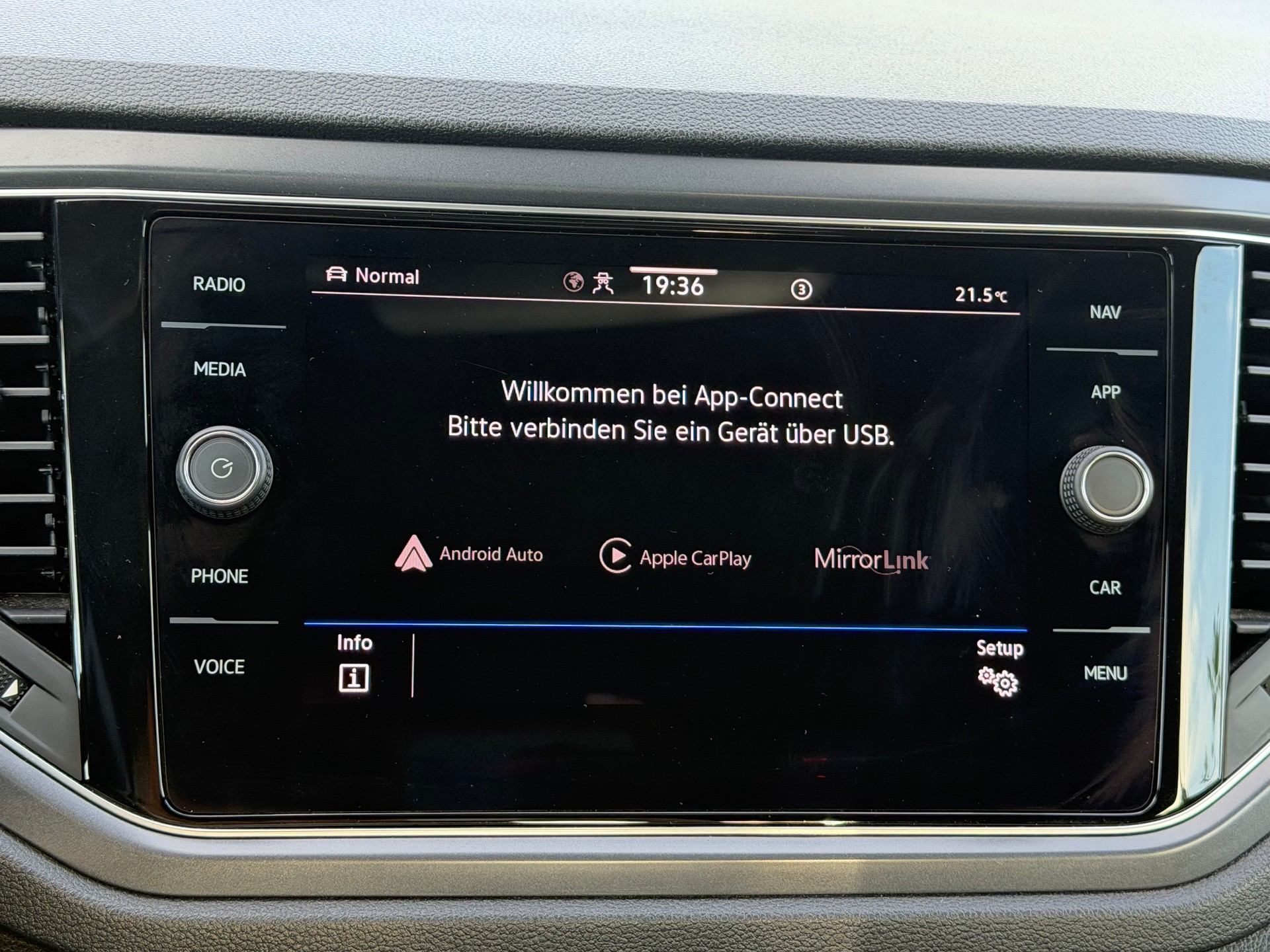 VW T-Roc Cabriolet 1.5 TSI EVO Advance DSG-image-22