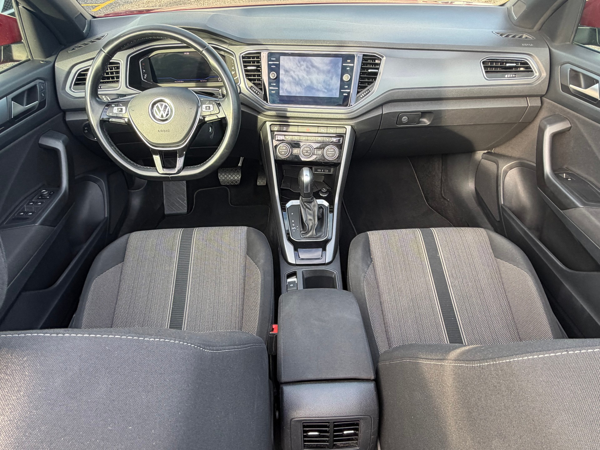 VW T-Roc Cabriolet 1.5 TSI EVO Advance DSG-image-10