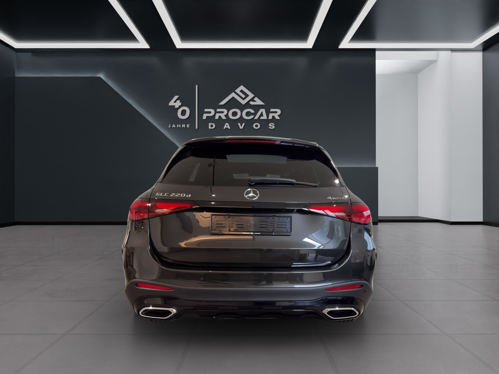 MERCEDES-BENZ GLC 220 d AMG Line 4matic-image-4