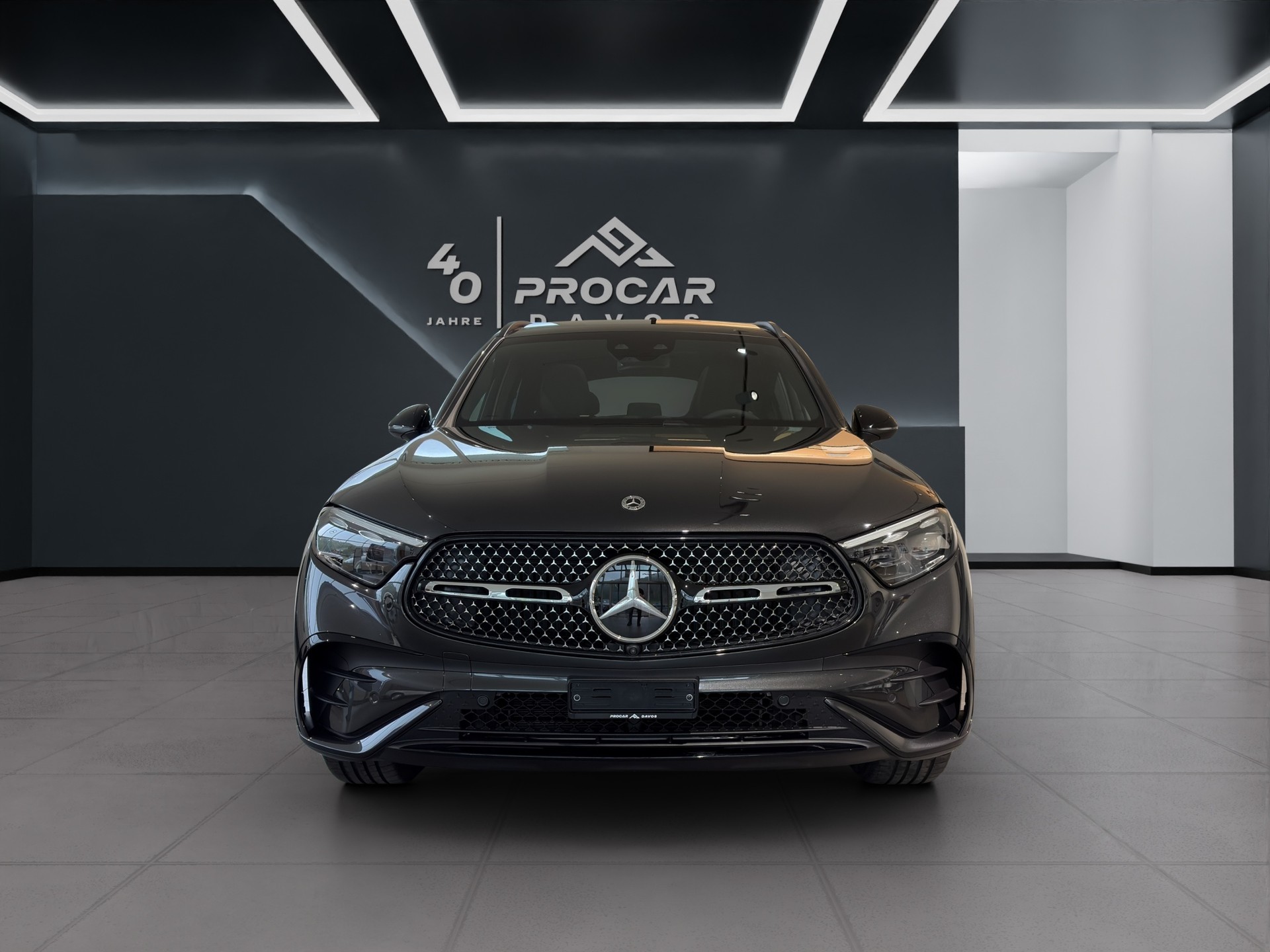 MERCEDES-BENZ GLC 220 d AMG Line 4matic-image-3