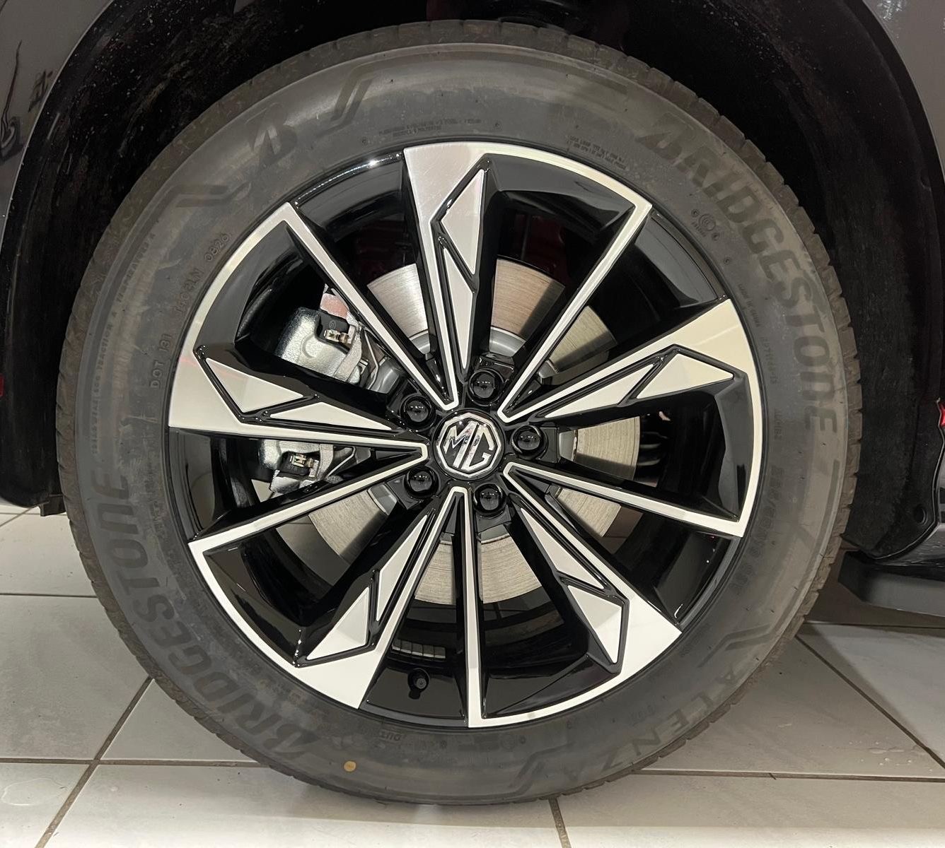 MG HS 1.5 T HEV Luxury-image-6