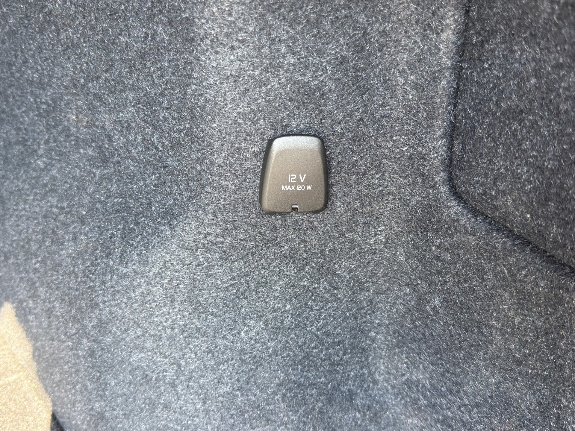 VOLVO XC40 2.0 B3 MH XCITE-image-17