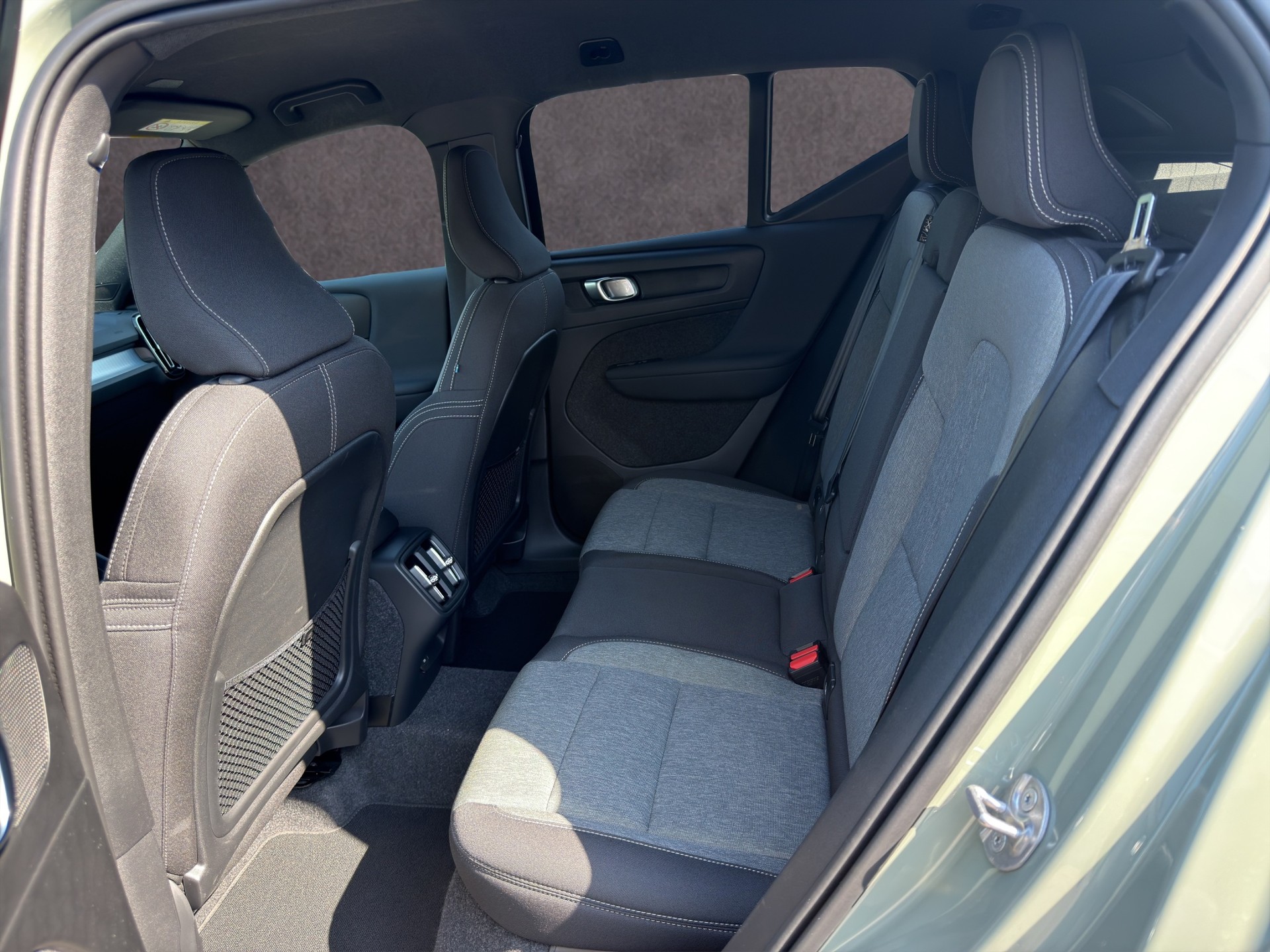 VOLVO XC40 2.0 B3 MH XCITE-image-9