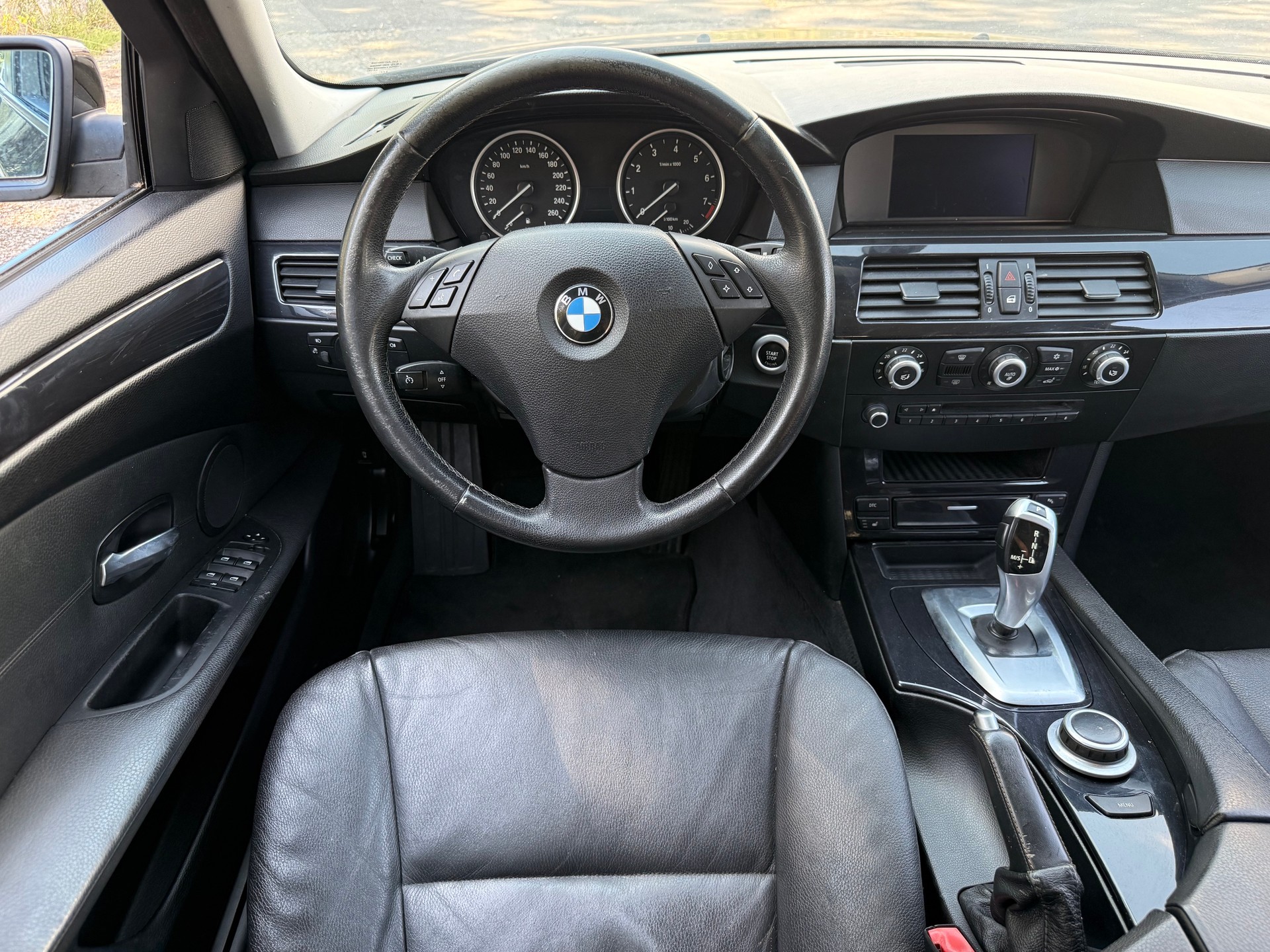 BMW 525i Touring Steptronic-image-7