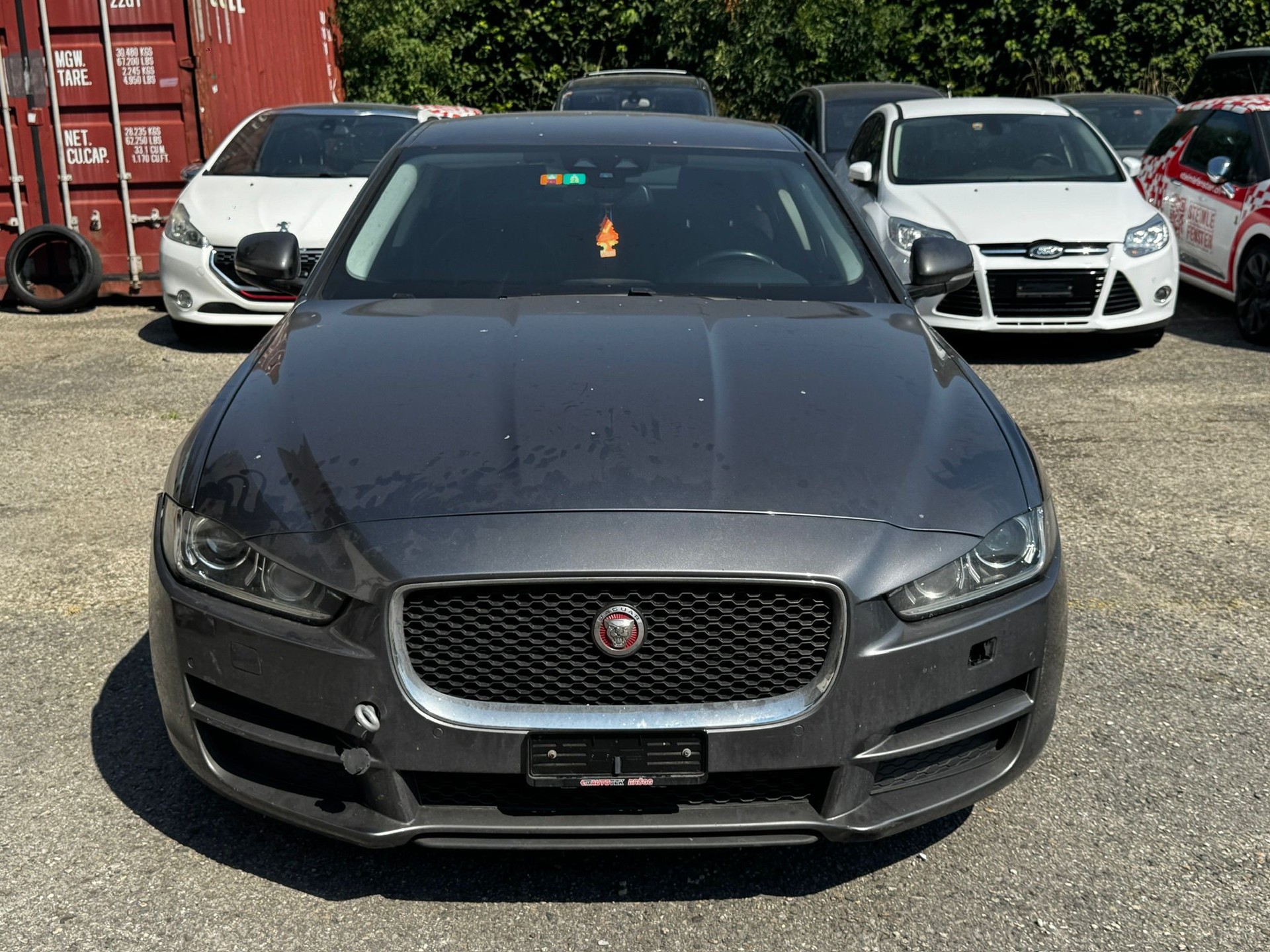 JAGUAR XE E-Performance 20d Pure Automat-image-0