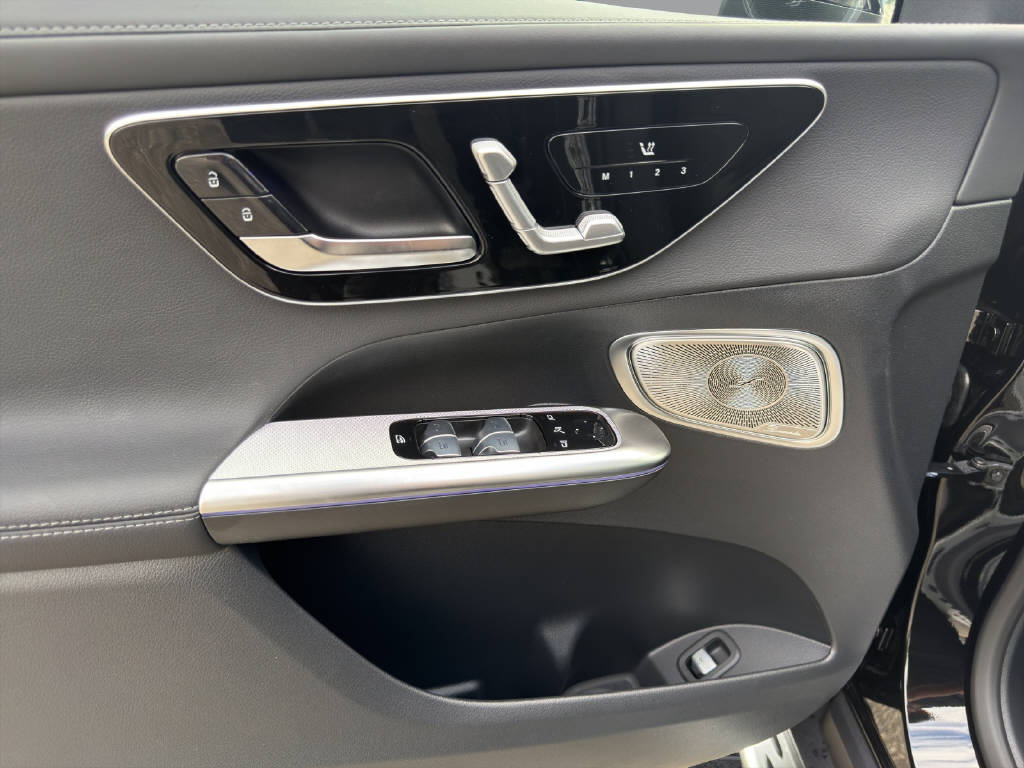 MERCEDES-BENZ GLC 220 d AMG Line 4matic-image-10