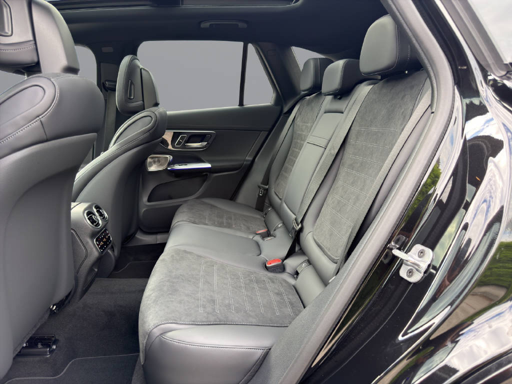 MERCEDES-BENZ GLC 220 d AMG Line 4matic-image-12