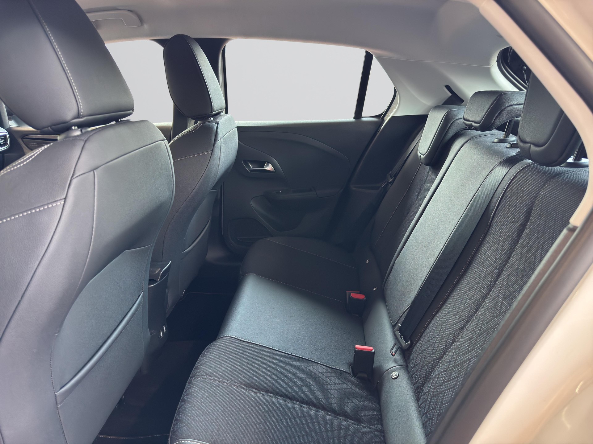 OPEL Corsa-e Elegance-image-7