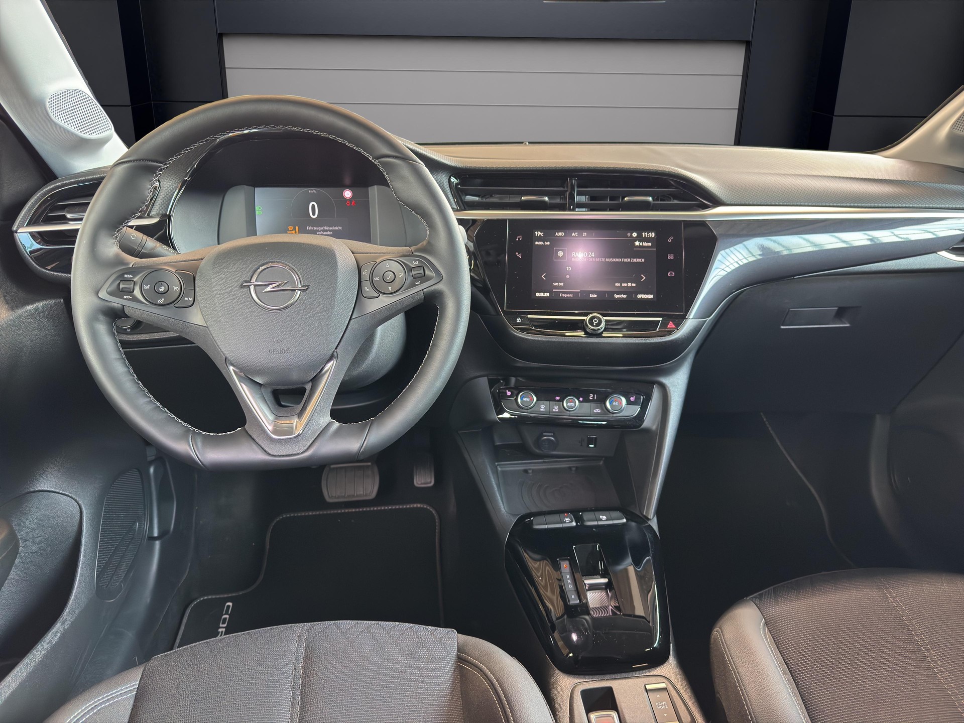 OPEL Corsa-e Elegance-image-5