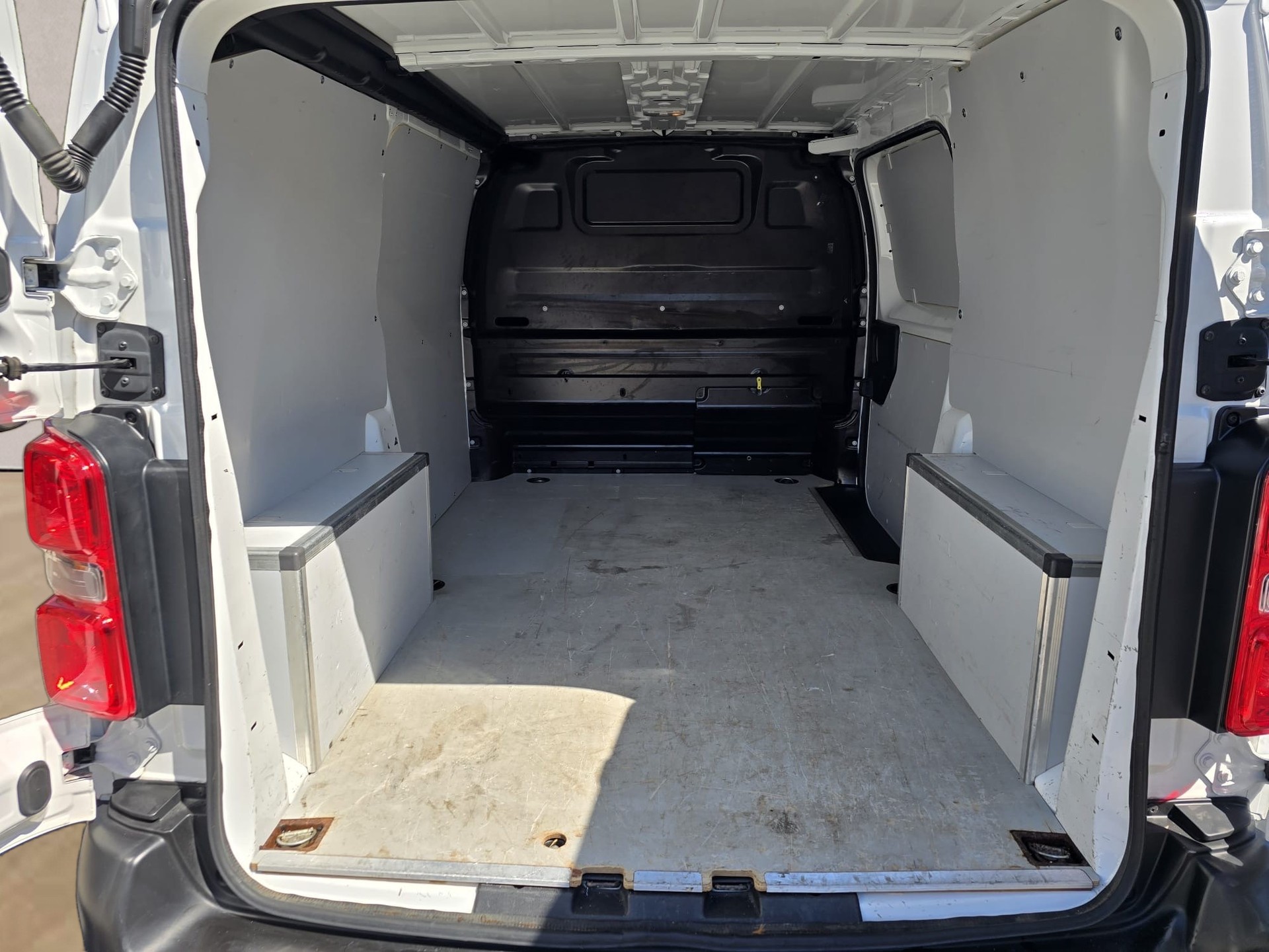 CITROEN Jumpy 2.0 BlueHDi 150 M Attraction-image-13