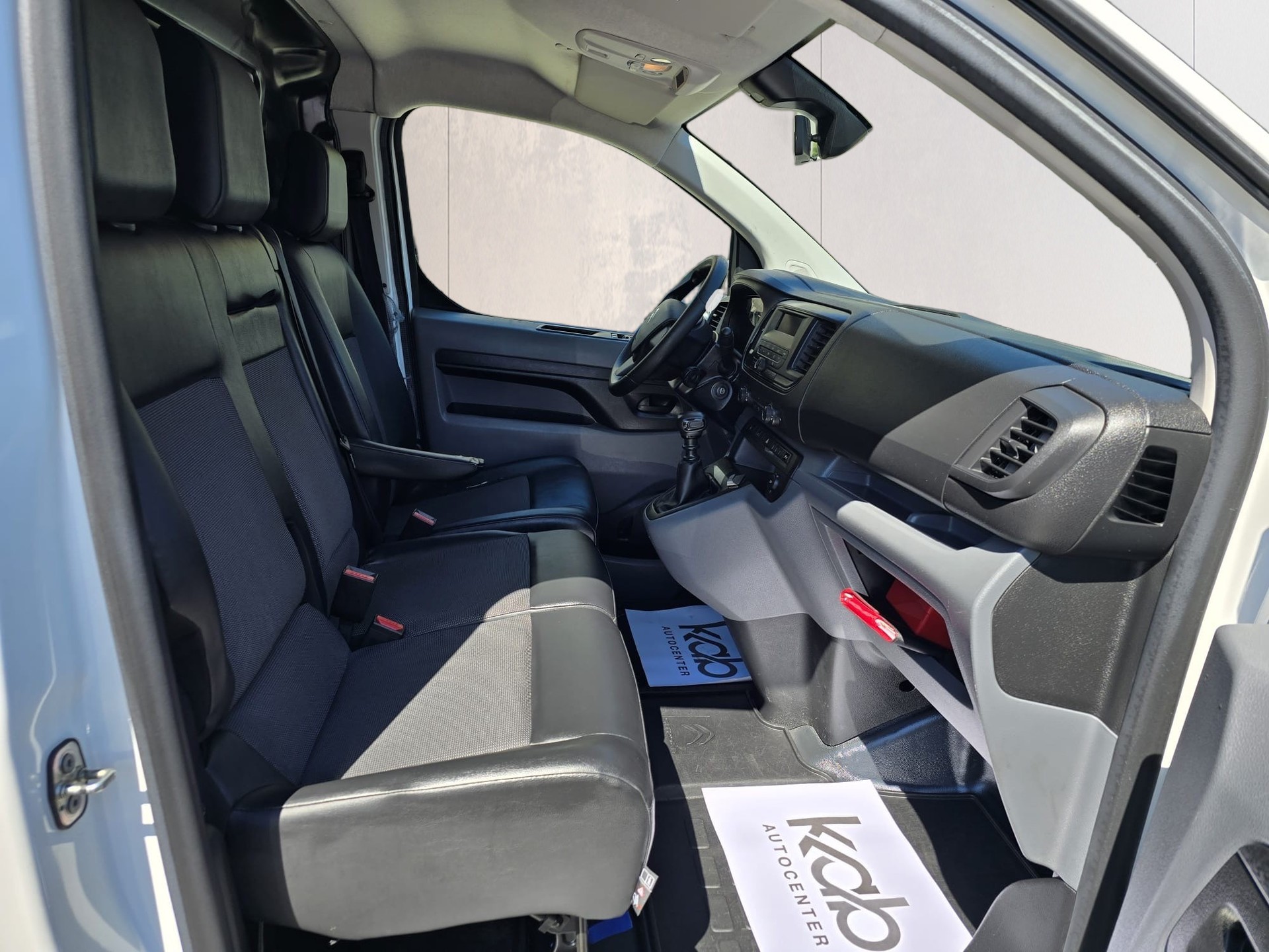 CITROEN Jumpy 2.0 BlueHDi 150 M Attraction-image-19
