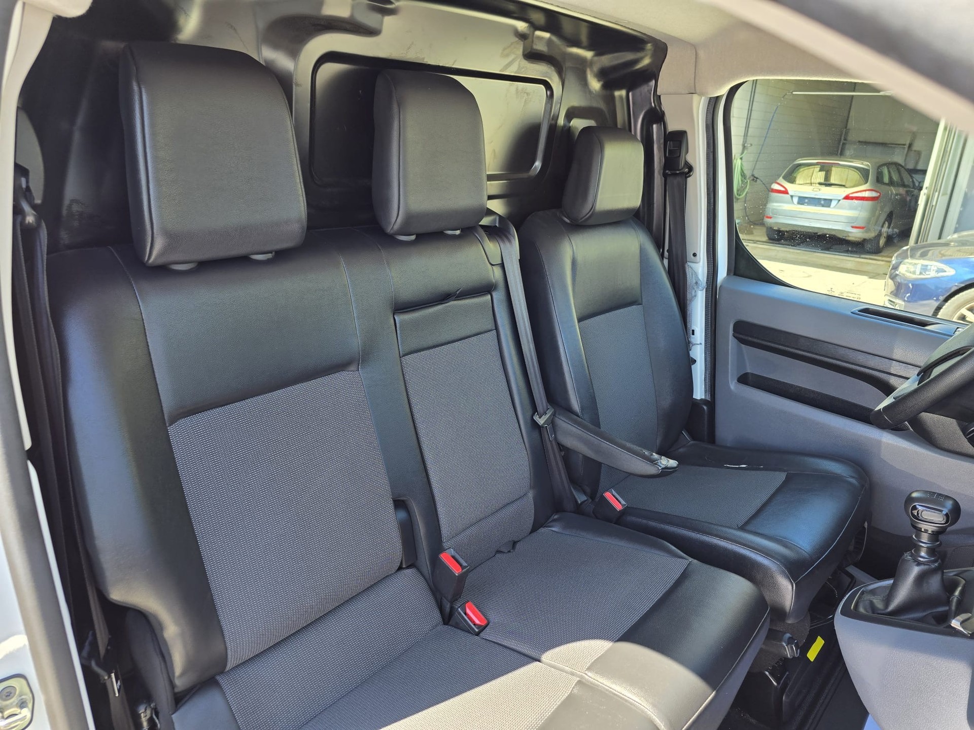 CITROEN Jumpy 2.0 BlueHDi 150 M Attraction-image-18