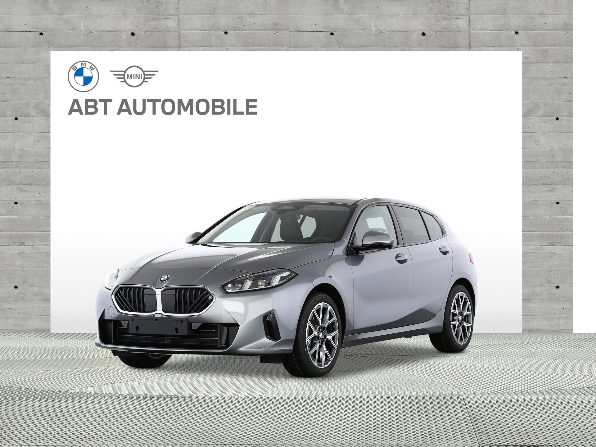 BMW 120i-image-0