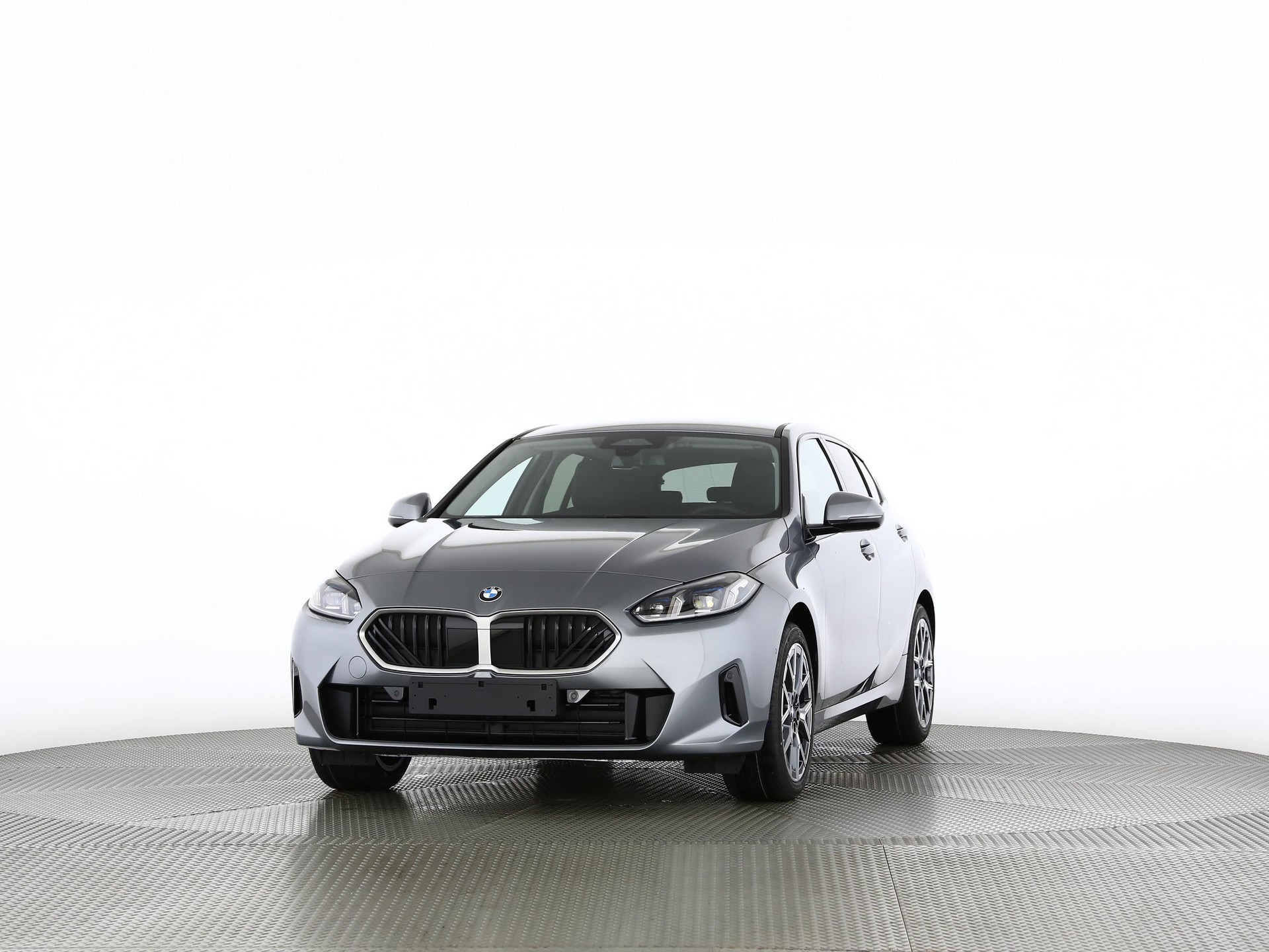 BMW 120i-image-6
