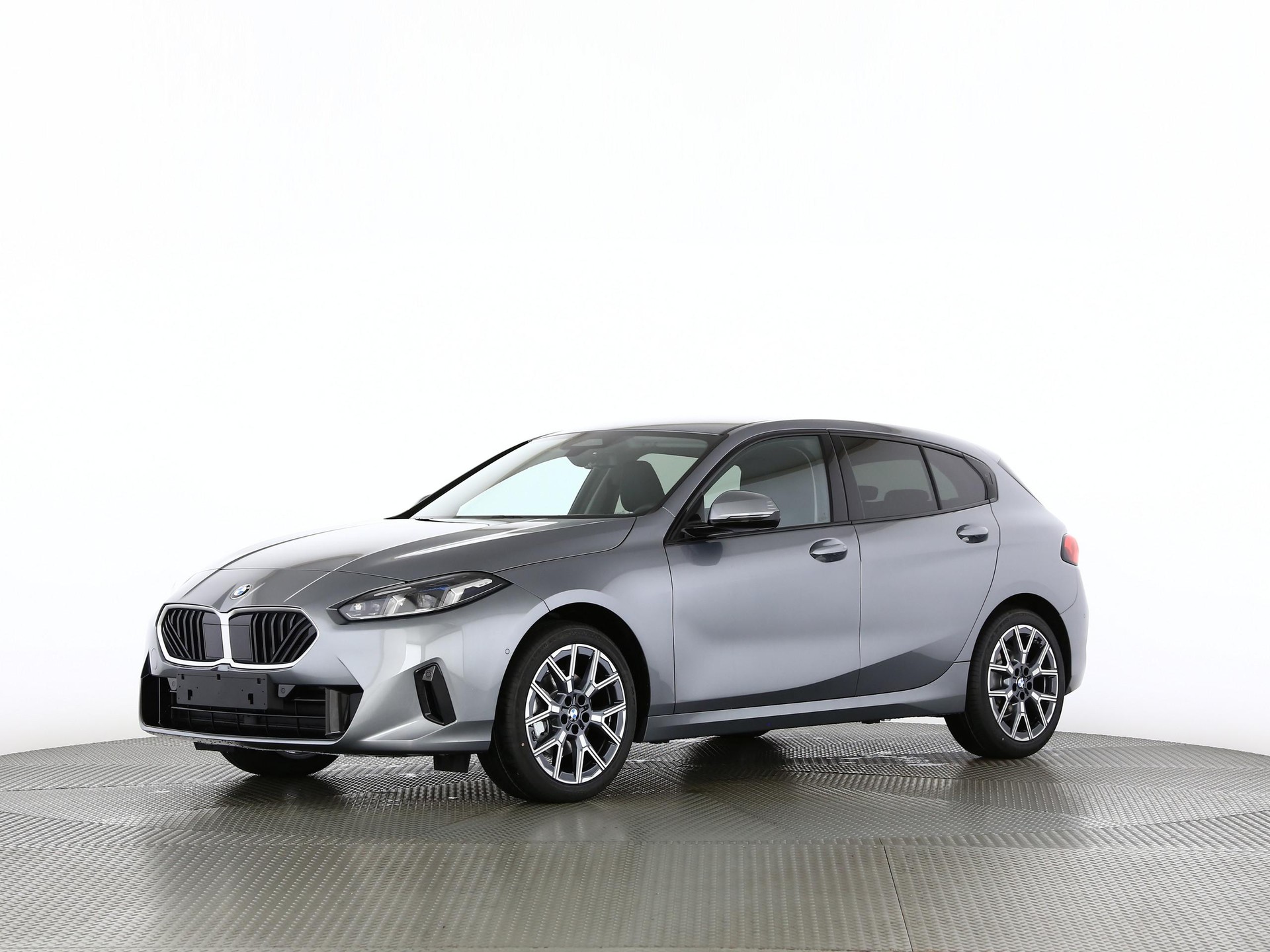 BMW 120i-image-8