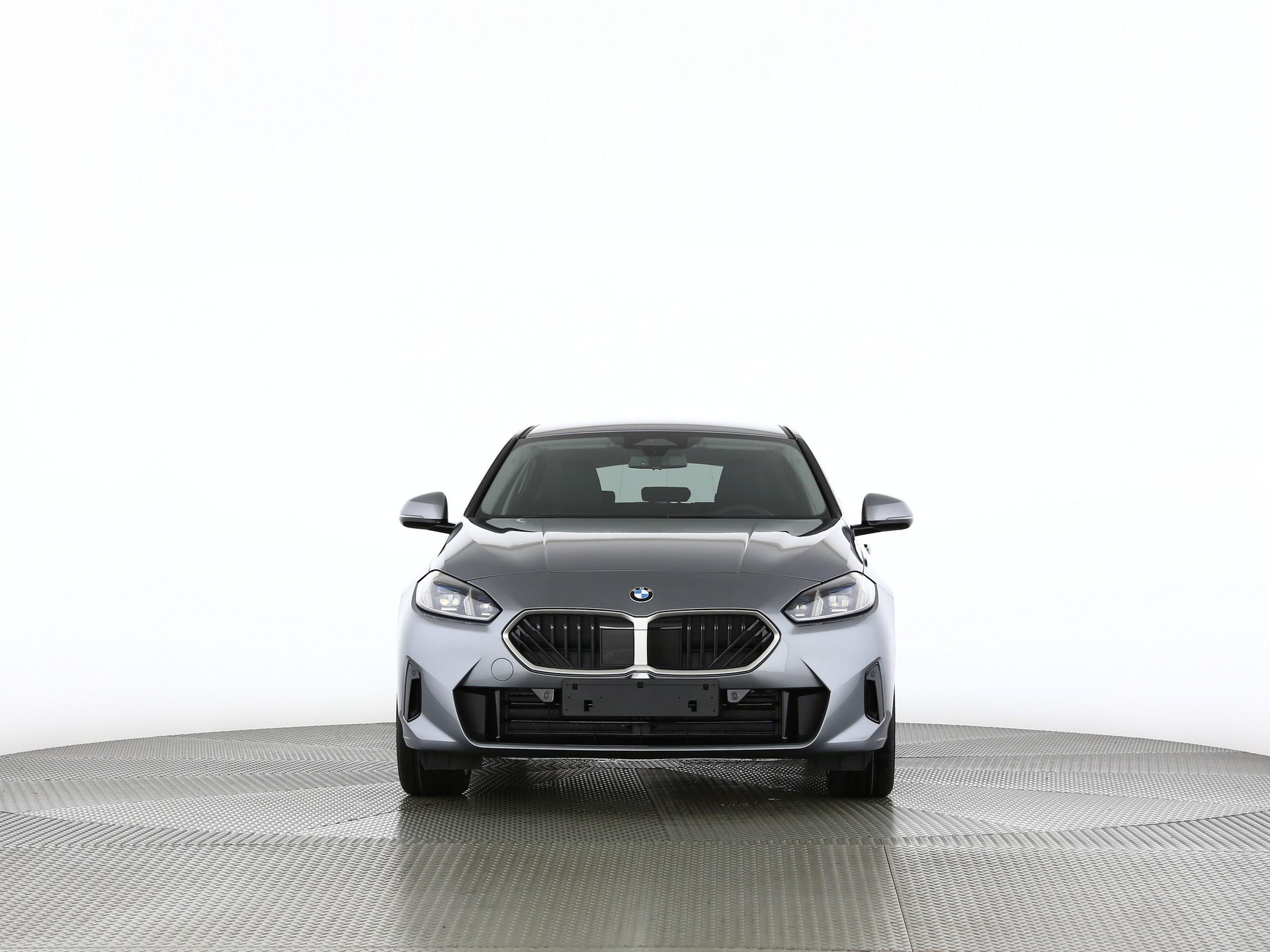 BMW 120i-image-29