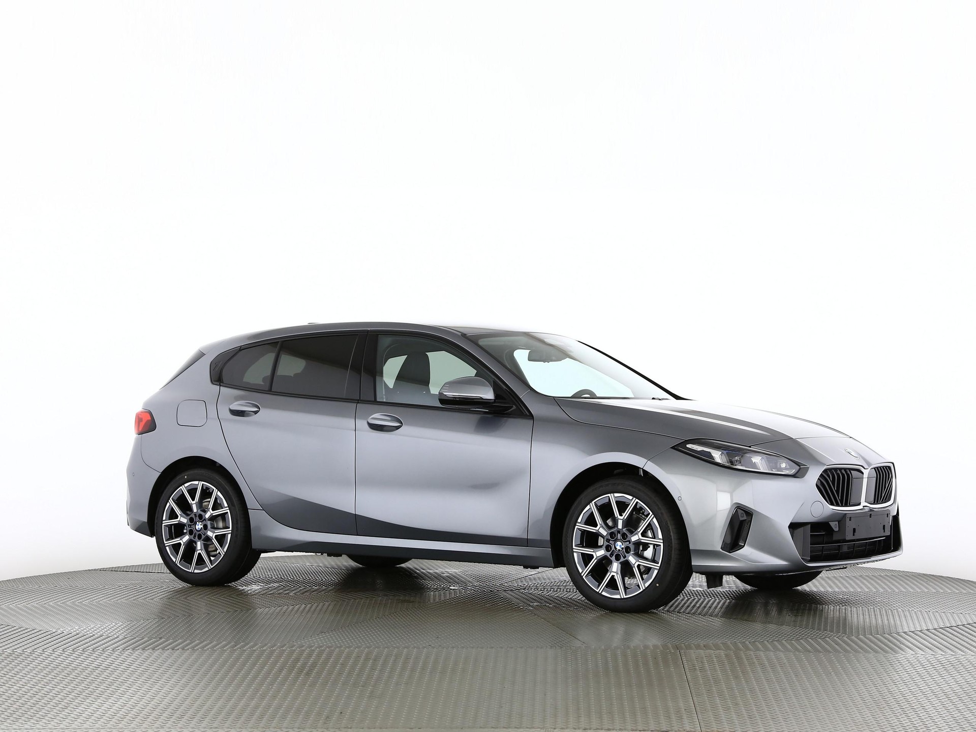 BMW 120i-image-25