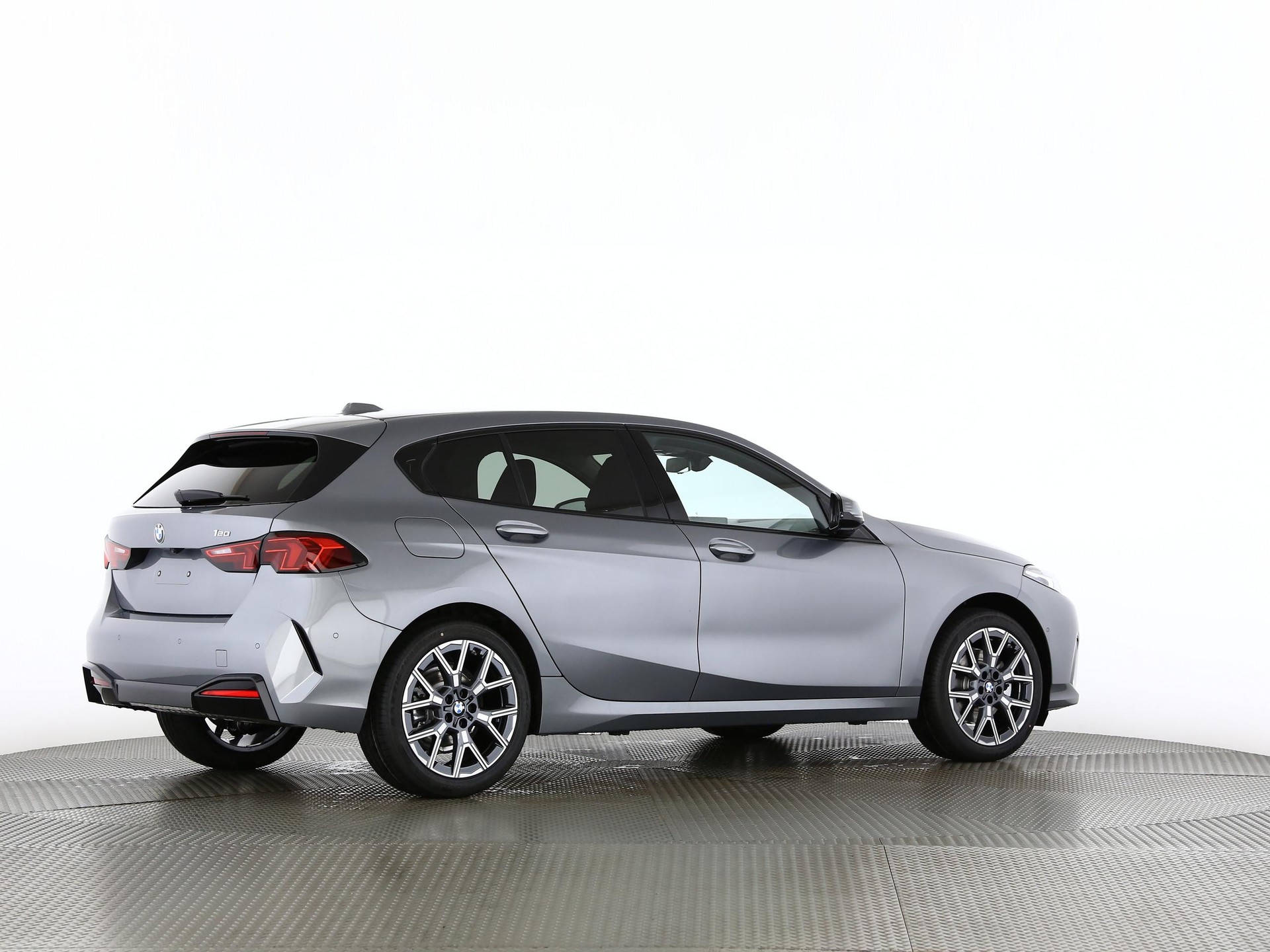 BMW 120i-image-20
