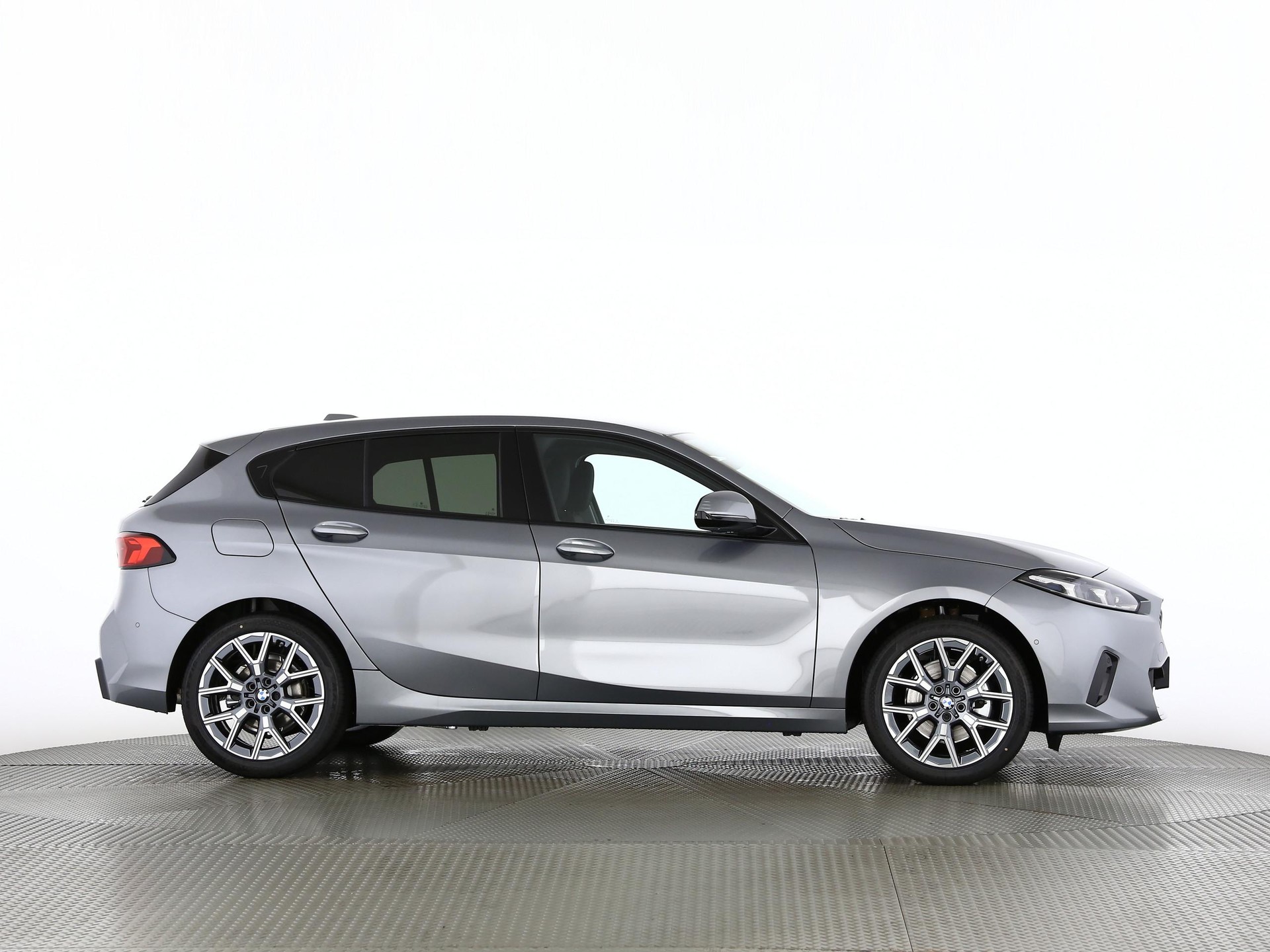 BMW 120i-image-23