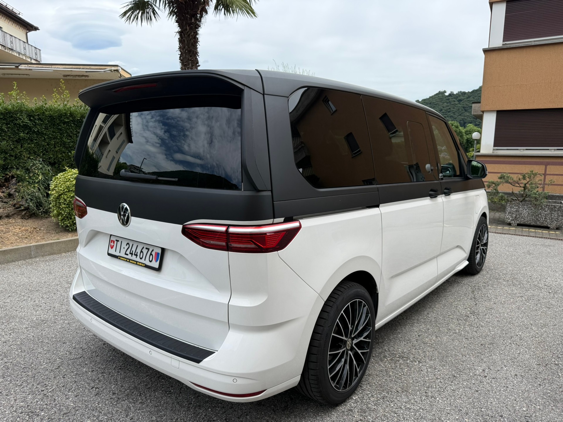 VW 1.4 eHybrid Liberty DSG-image-1