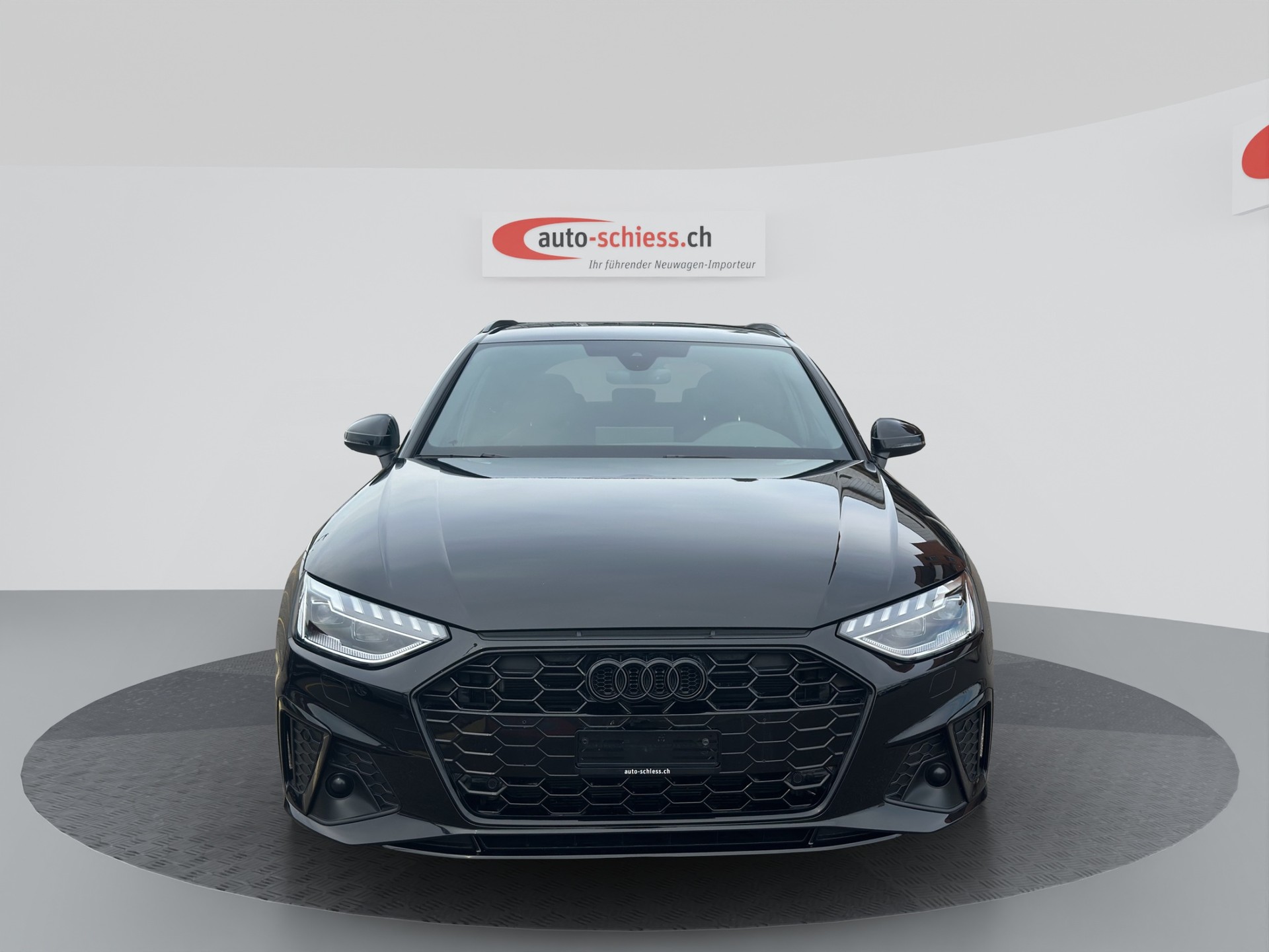 AUDI A4 Avant 40 TDI S line-image-1