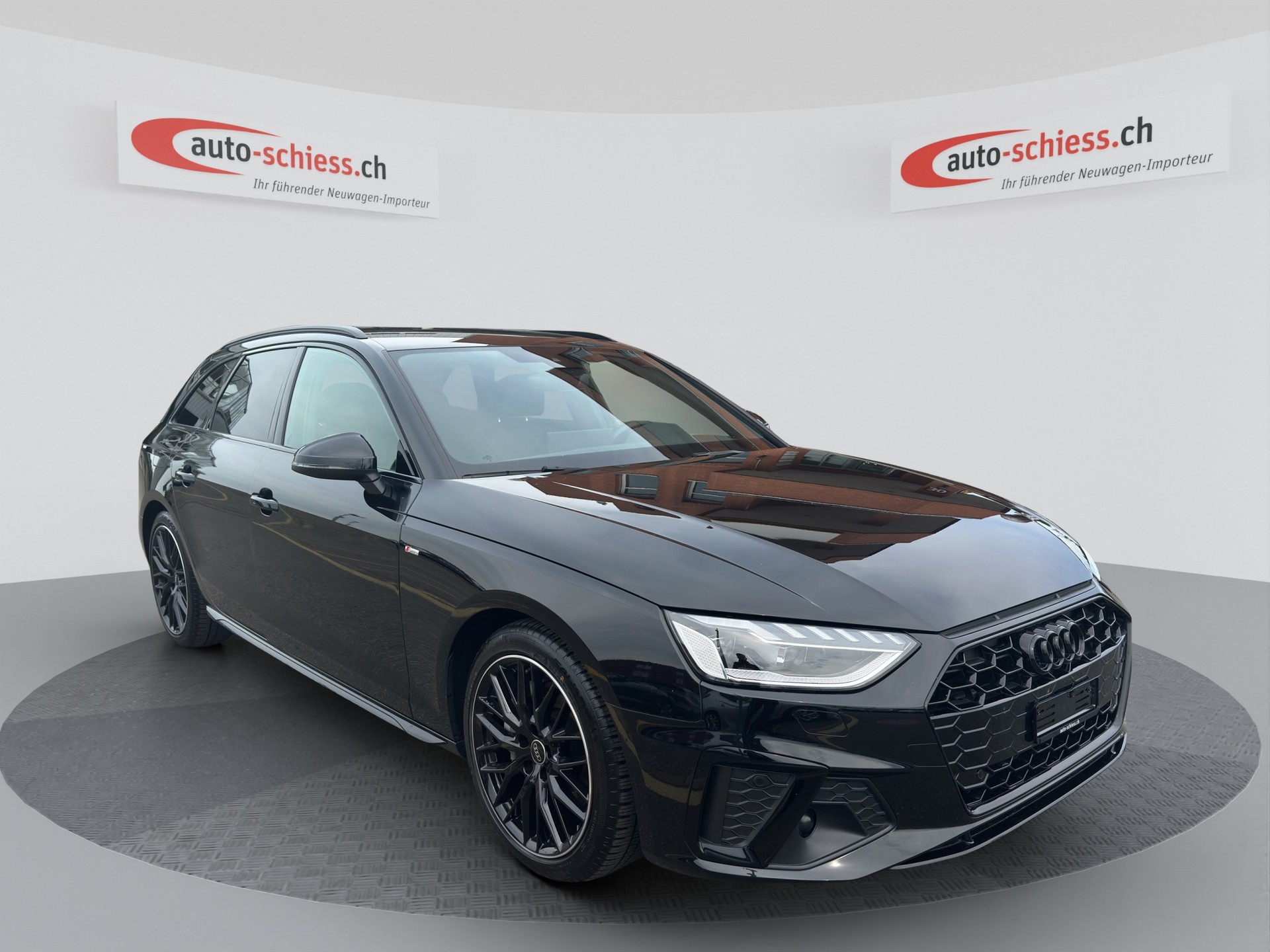 AUDI A4 Avant 40 TDI S line-image-0