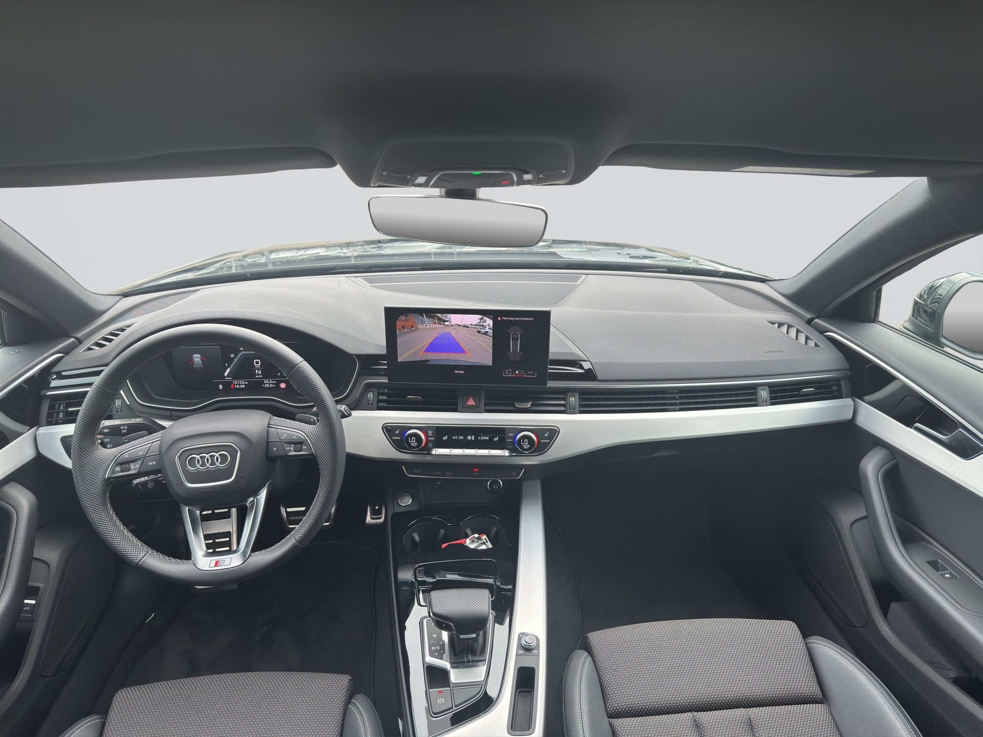 AUDI A4 Avant 40 TDI S line-image-14
