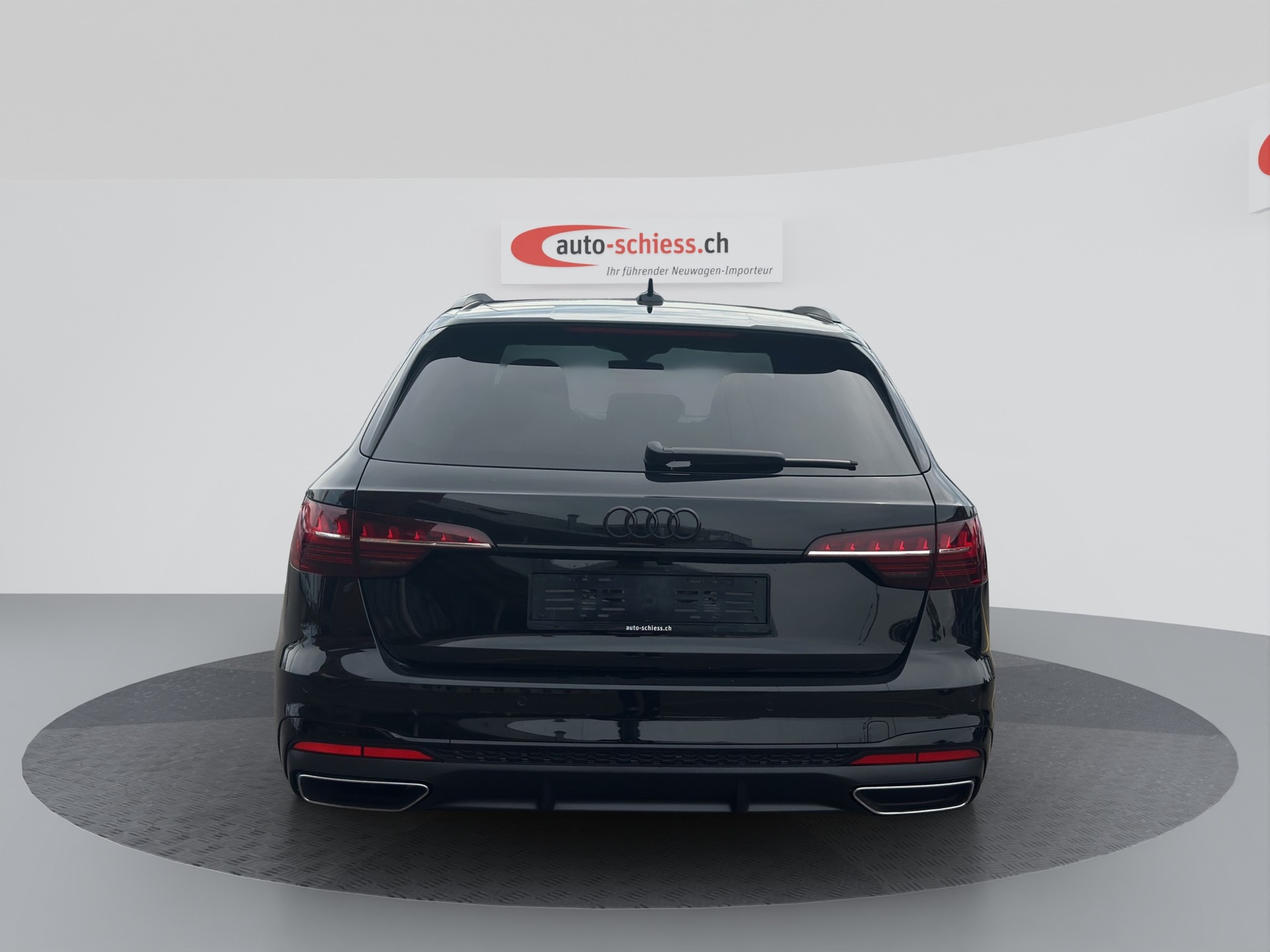 AUDI A4 Avant 40 TDI S line-image-3