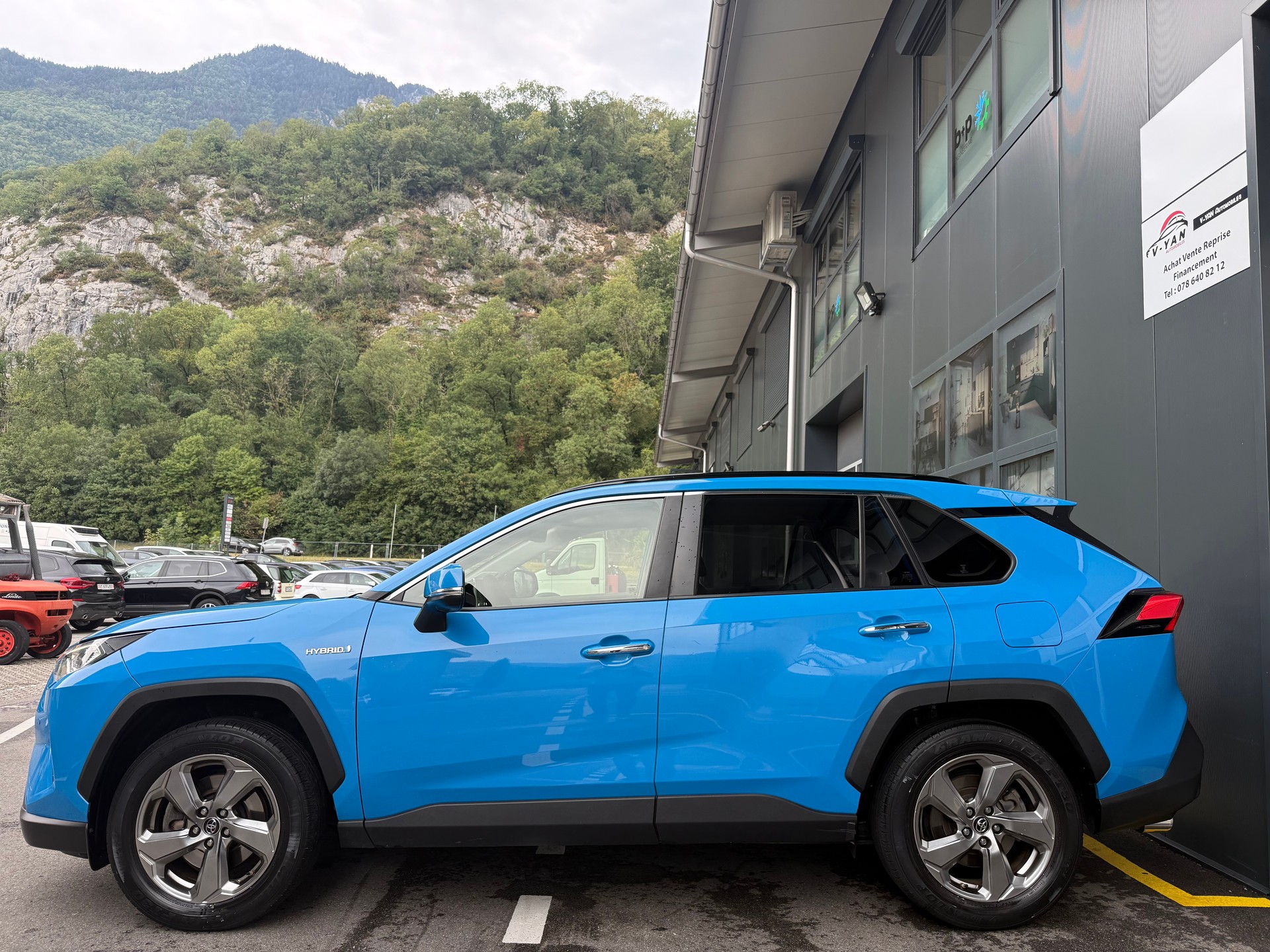 TOYOTA RAV-4 2.5 HSD Premium e-CVT 2WD-image-3