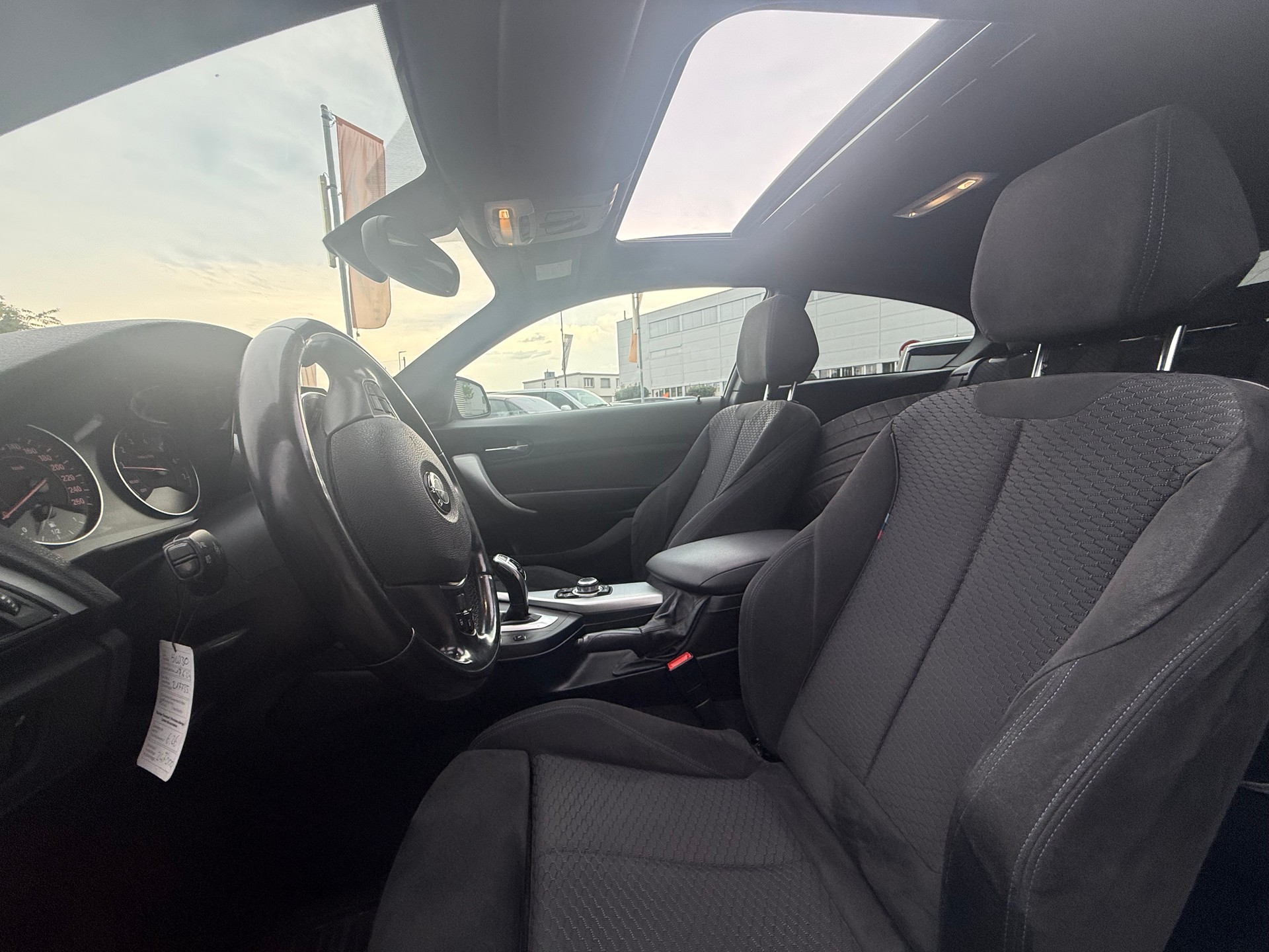 BMW M135i xDrive Steptronic-image-8