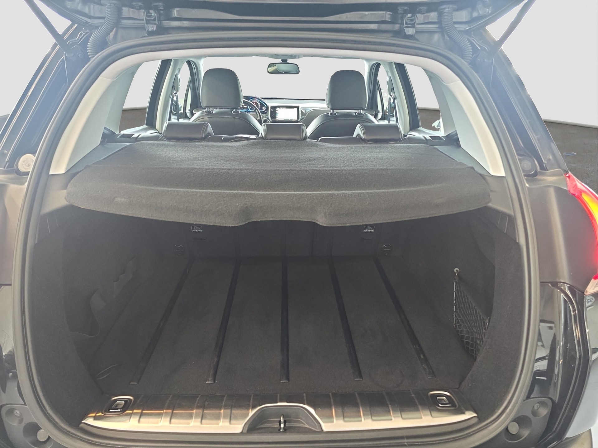 PEUGEOT 2008 1.6 VTI Allure Automatic-image-8