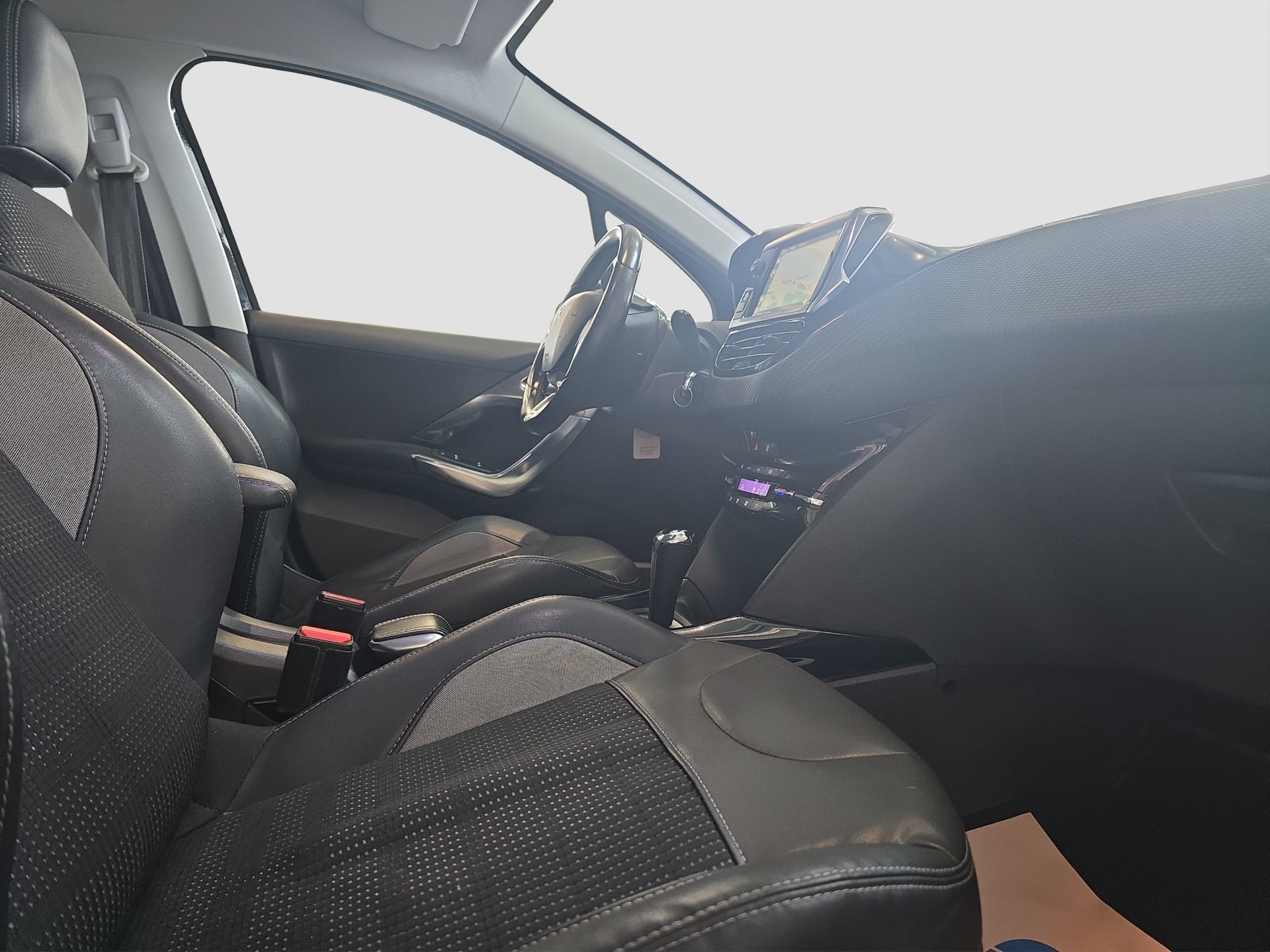 PEUGEOT 2008 1.6 VTI Allure Automatic-image-12