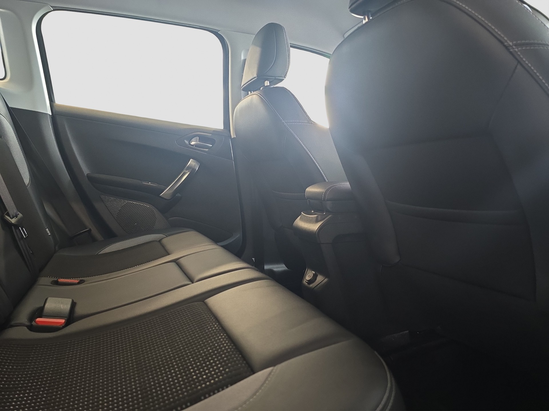 PEUGEOT 2008 1.6 VTI Allure Automatic-image-13