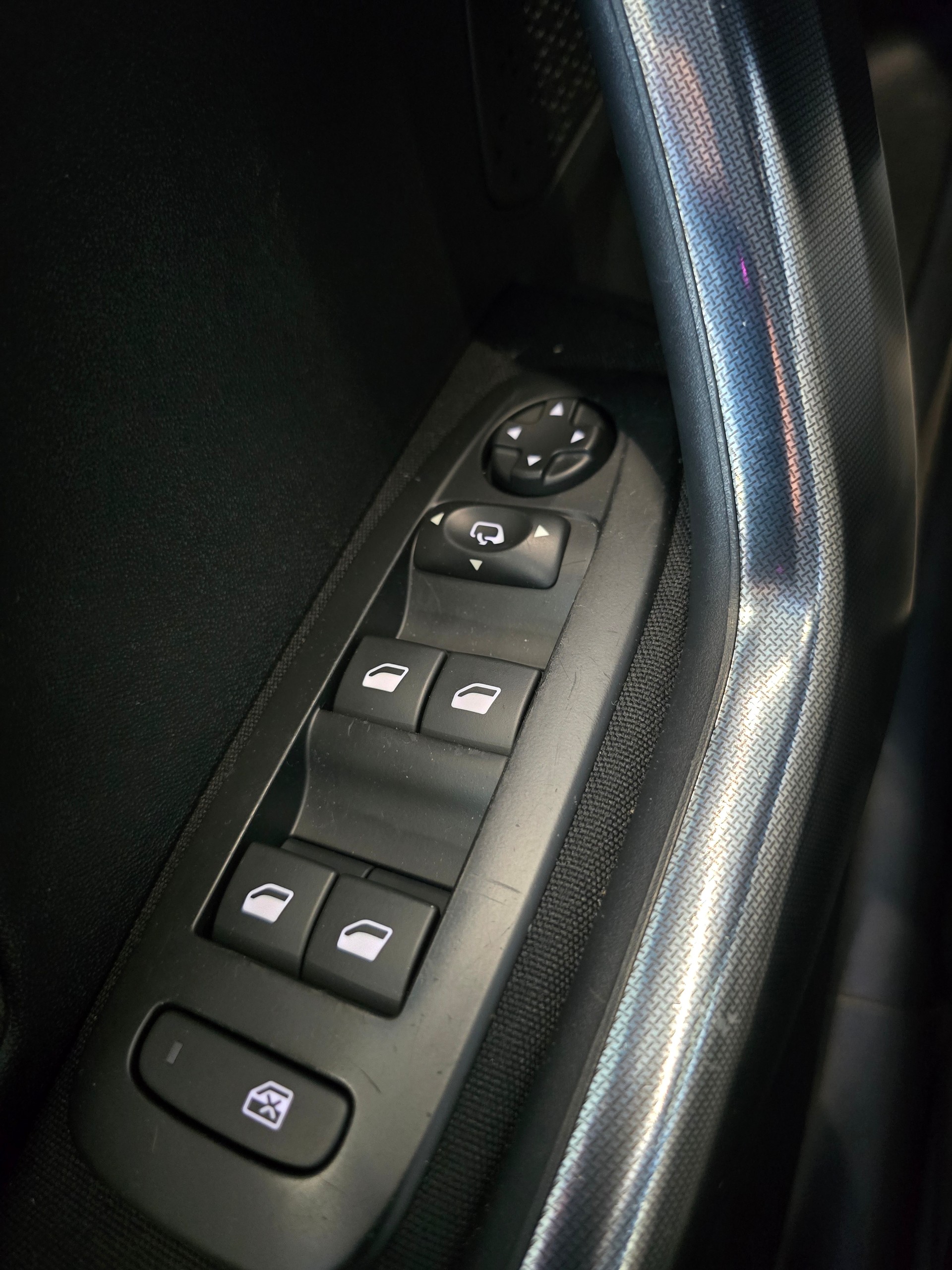 PEUGEOT 2008 1.6 VTI Allure Automatic-image-22
