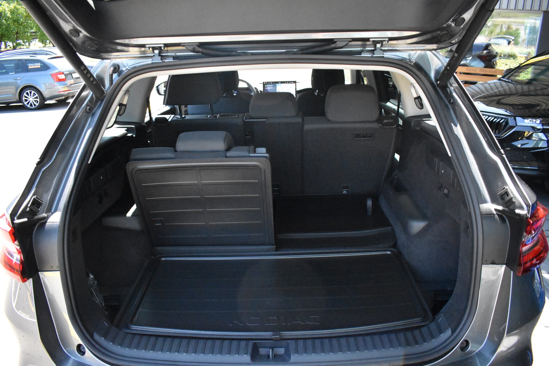 SKODA Kodiaq 2.0 TSI Dynamic 4x4-image-13