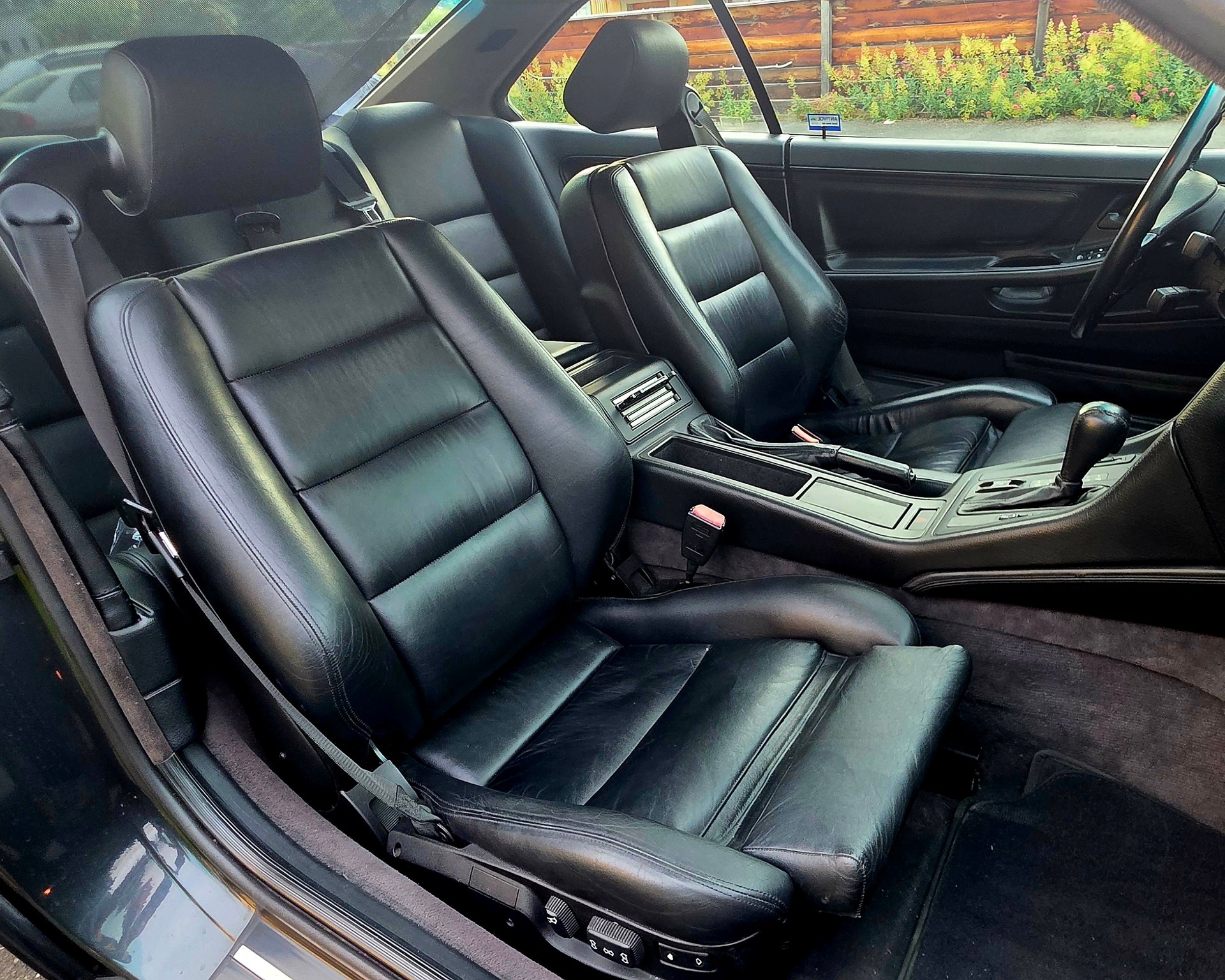 BMW 850i A-image-8