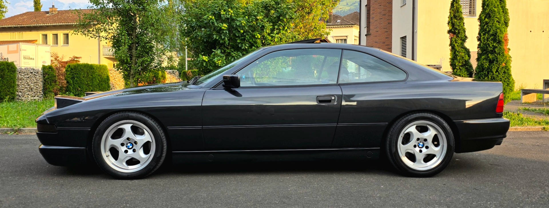 BMW 850i A-image-3
