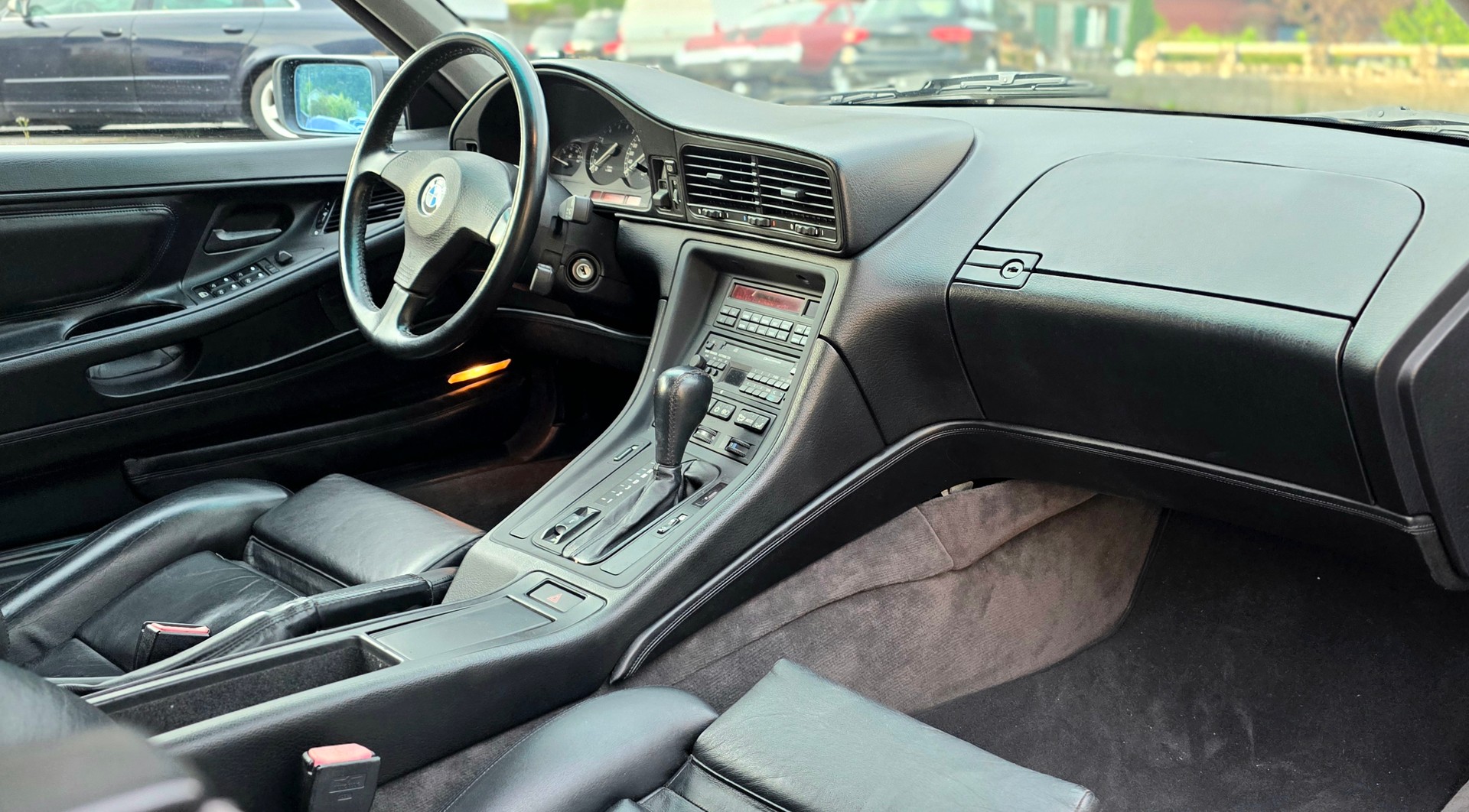 BMW 850i A-image-7