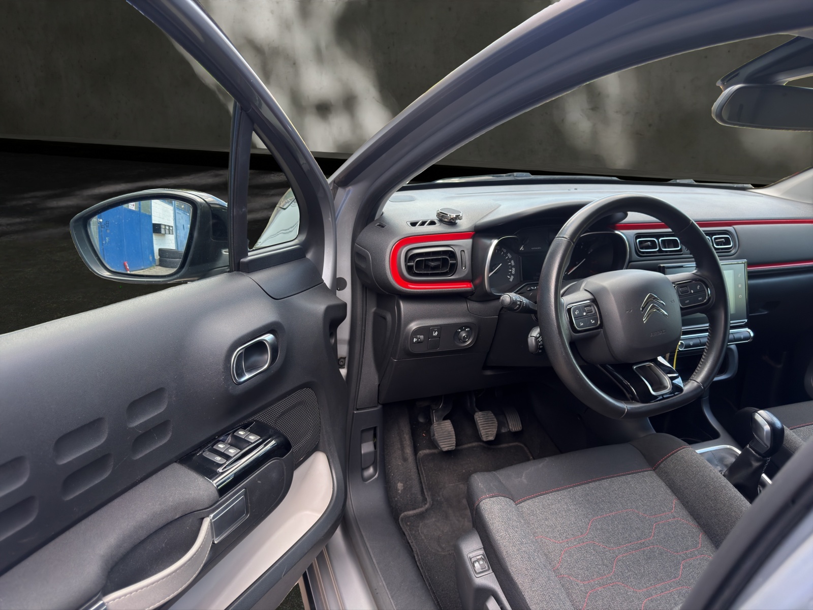 CITROEN C3 1.2i PureTech Shine-image-15