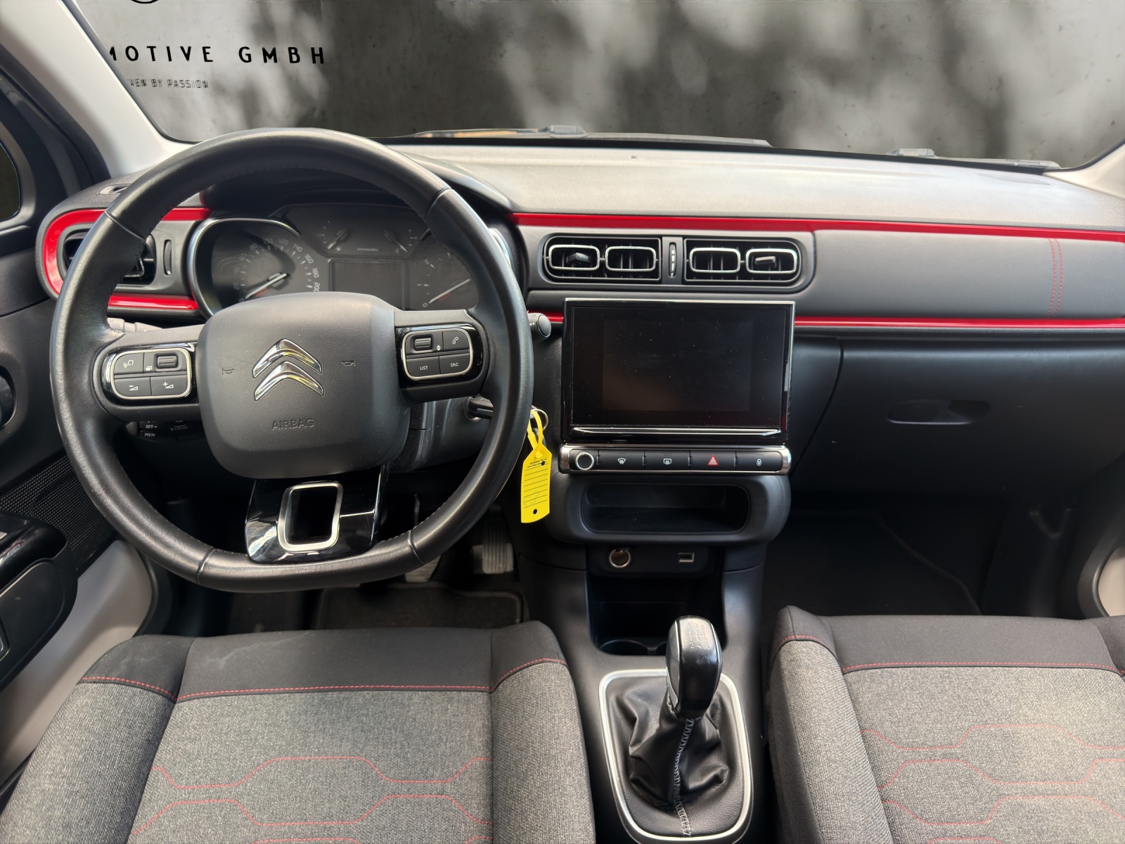 CITROEN C3 1.2i PureTech Shine-image-12