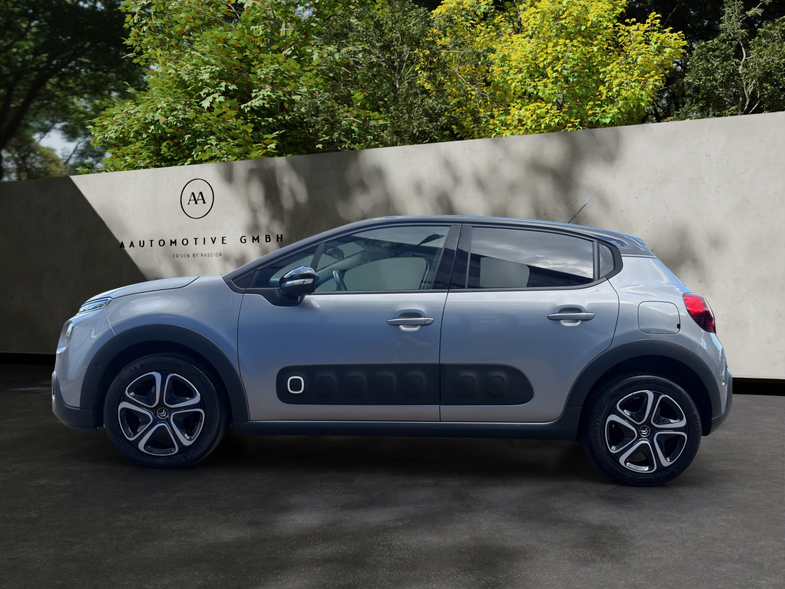 CITROEN C3 1.2i PureTech Shine-image-2