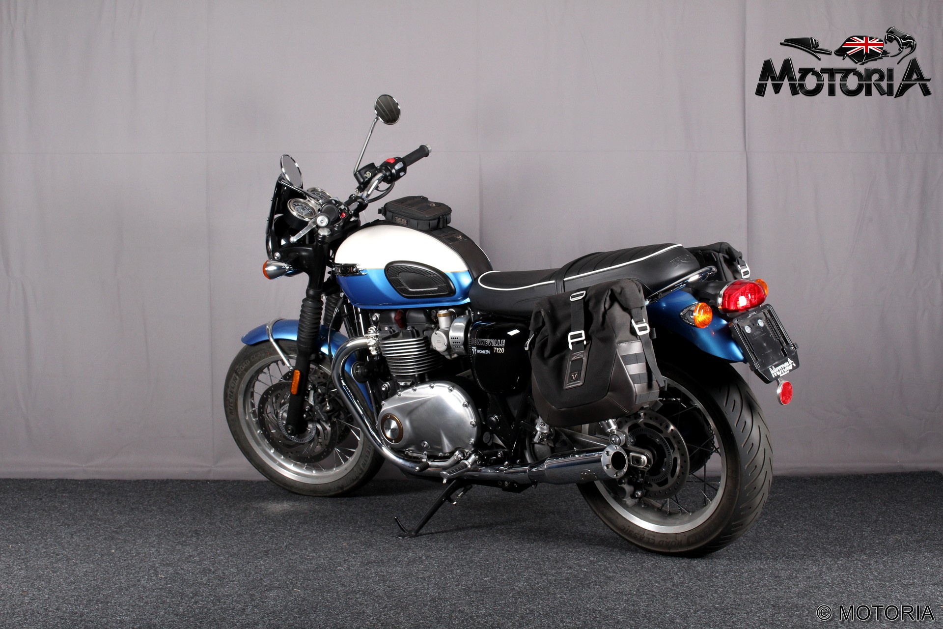 TRIUMPH Bonneville T120-showroom-element-3