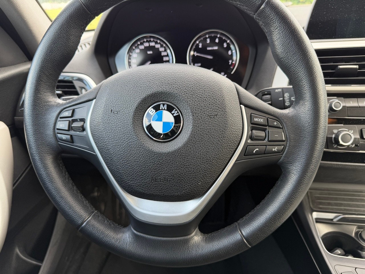 BMW 118i Steptronic-image-18