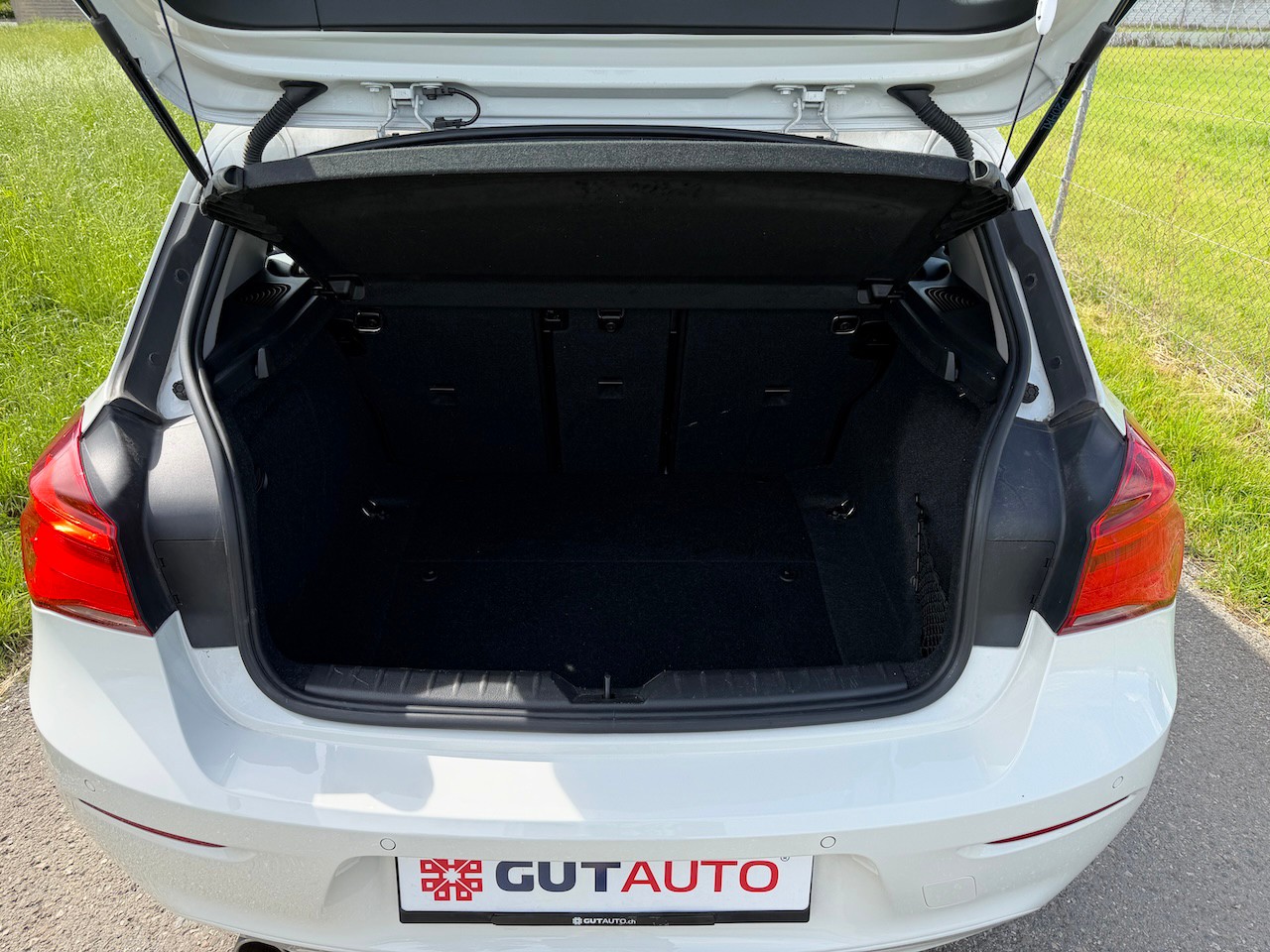 BMW 118i Steptronic-image-12