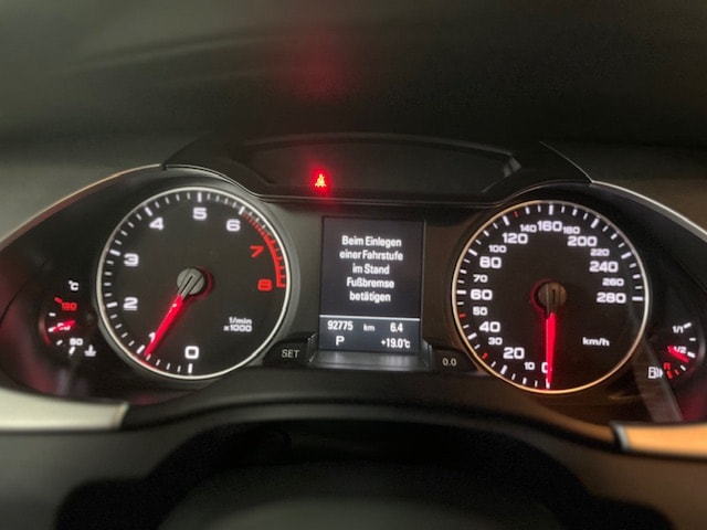 AUDI A4 Avant 2.0 TFSI S-Line quattro S-tronic-image-11