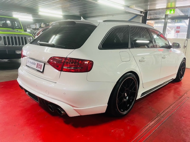 AUDI A4 Avant 2.0 TFSI S-Line quattro S-tronic-image-1