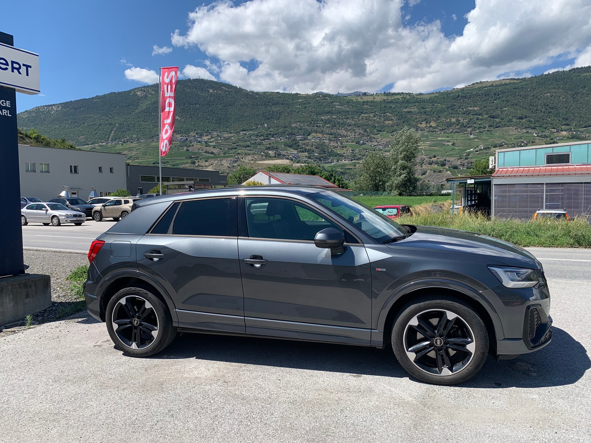 AUDI Q2 40 TFSI S line quattro S-tronic-image-6